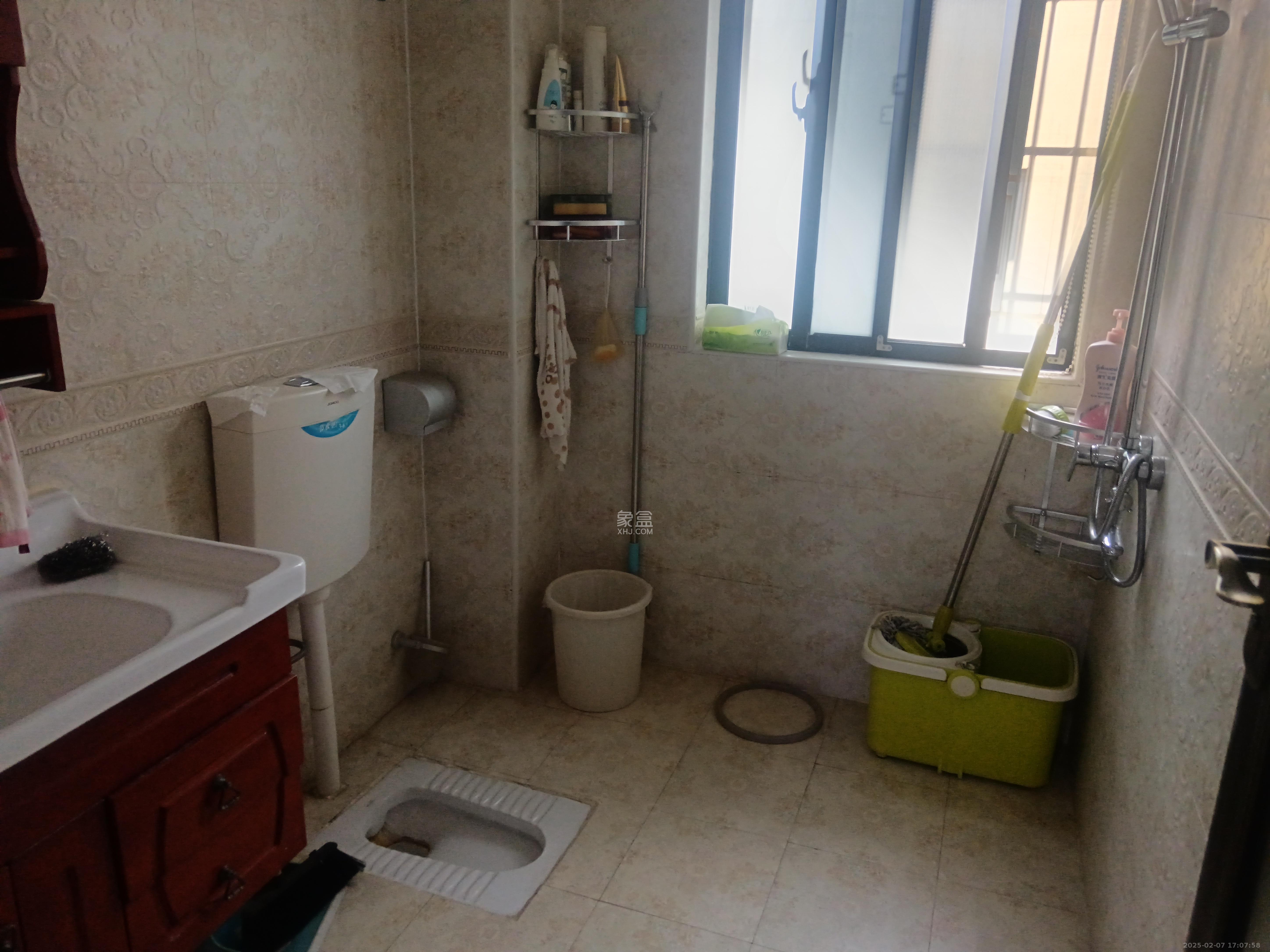 康斯丹郡(融程领秀佳园)  3室2厅1卫    2000.0元/月 康斯丹郡(融程领秀佳园)  3室2厅1卫    2000.0元/月室内图