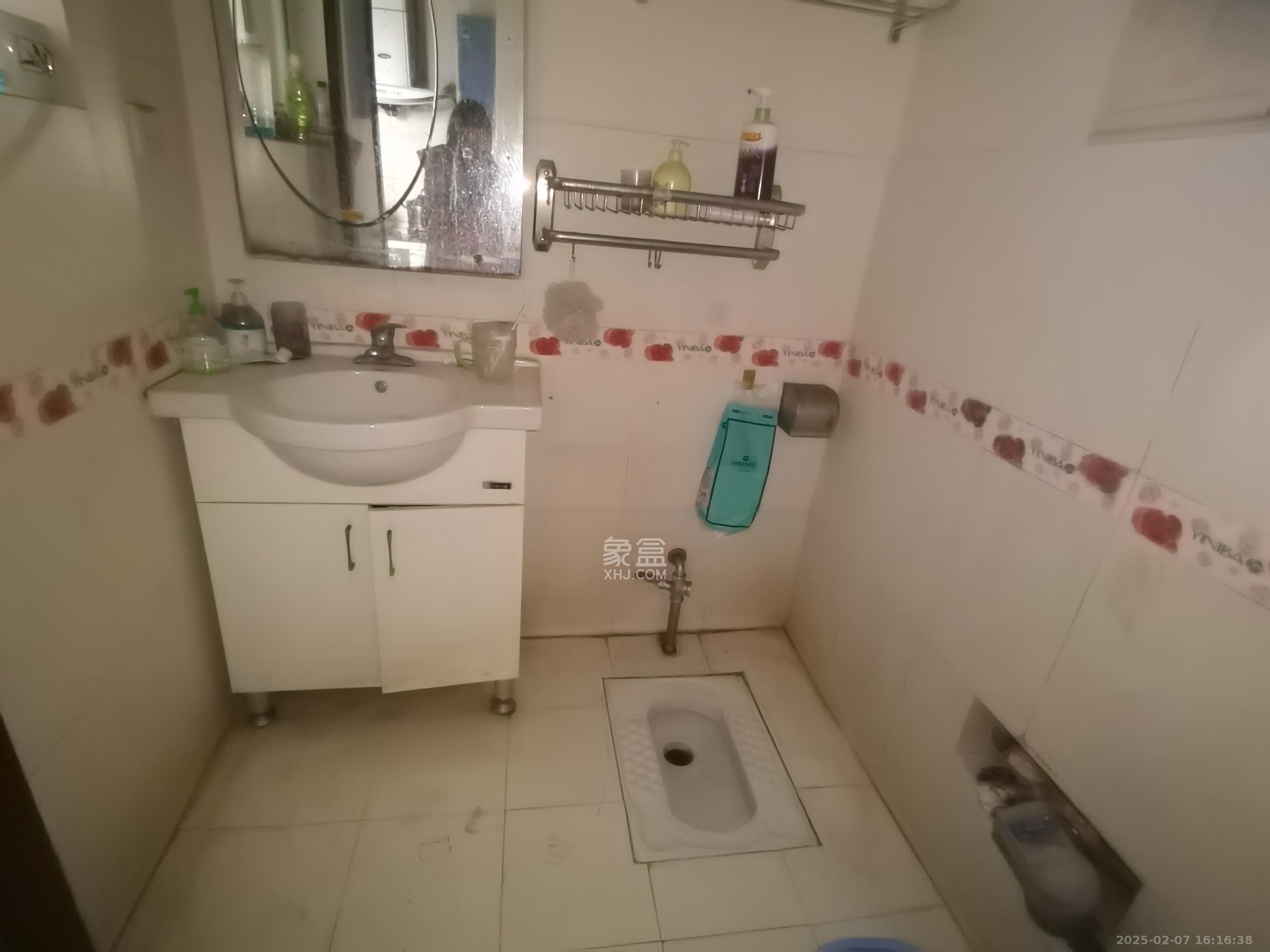 中建桂苑  3室2厅1卫   2000.00元/月室内图