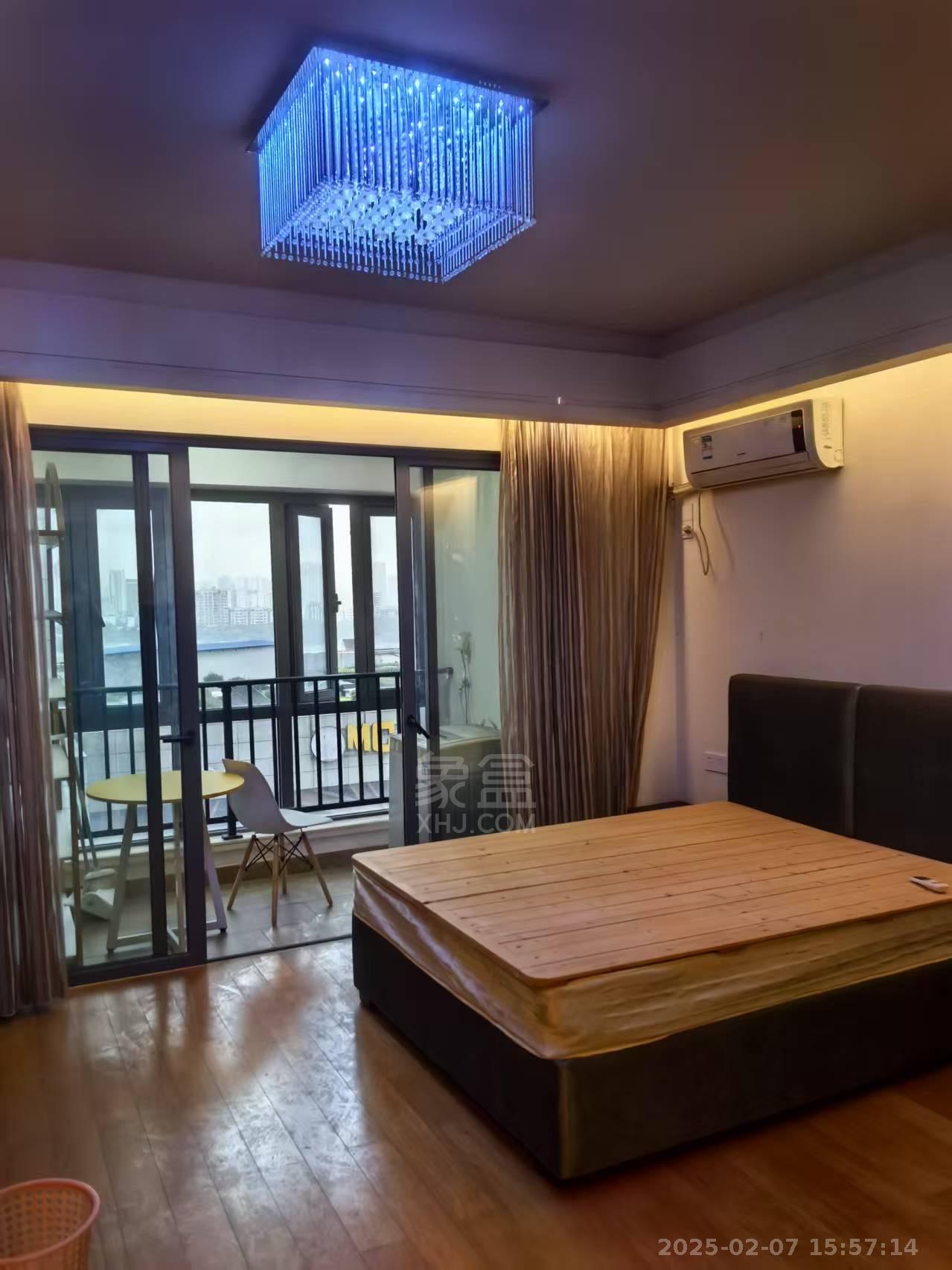 大汉希尔顿 1室1厅1卫 1500.0元/月 大汉希尔顿 1室1厅1卫 1500.0元/月室内图