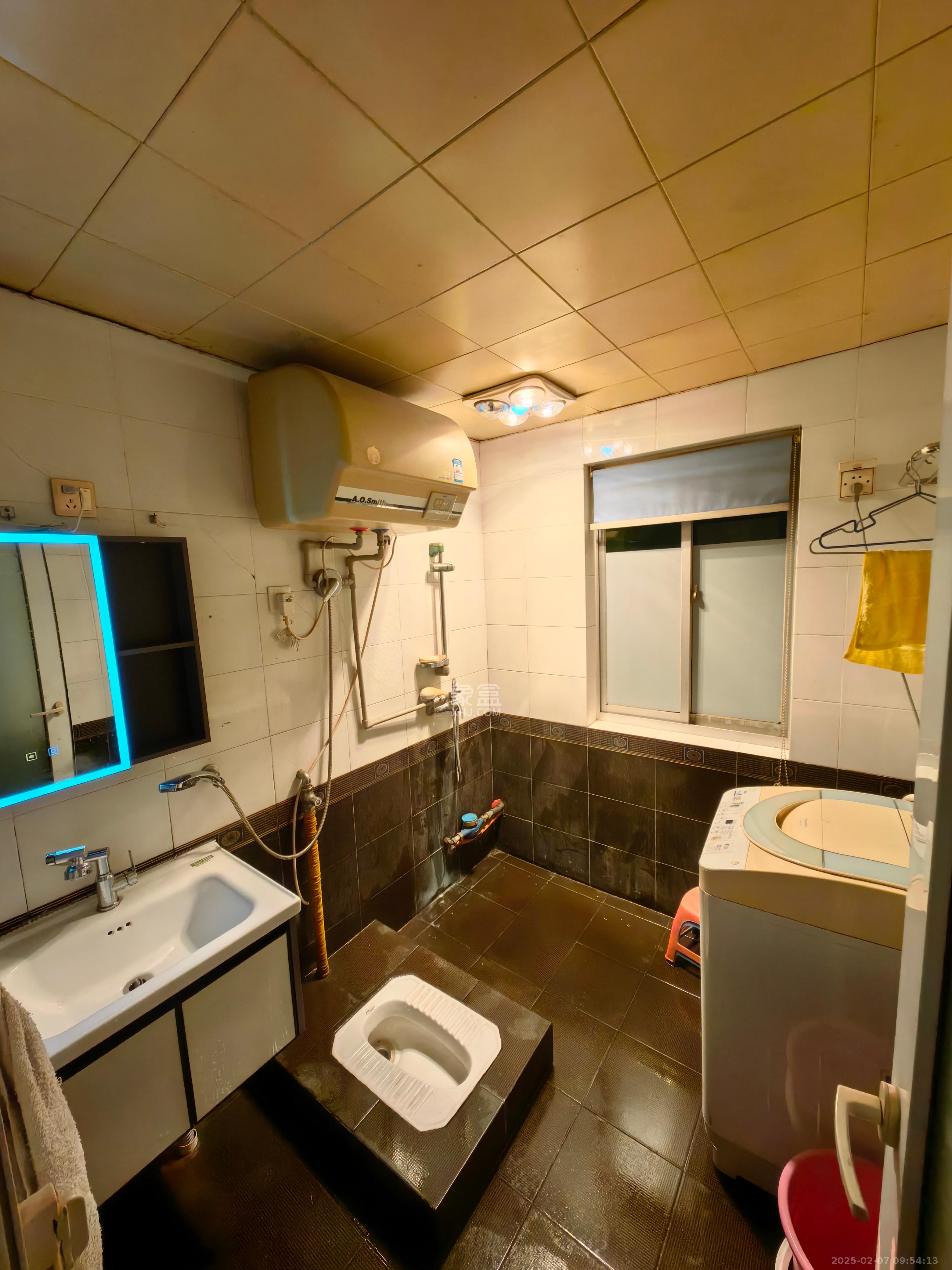 富湘园 5室2厅2卫 3300.0元/月 富湘园 5室2厅2卫 3300.0元/月室内图