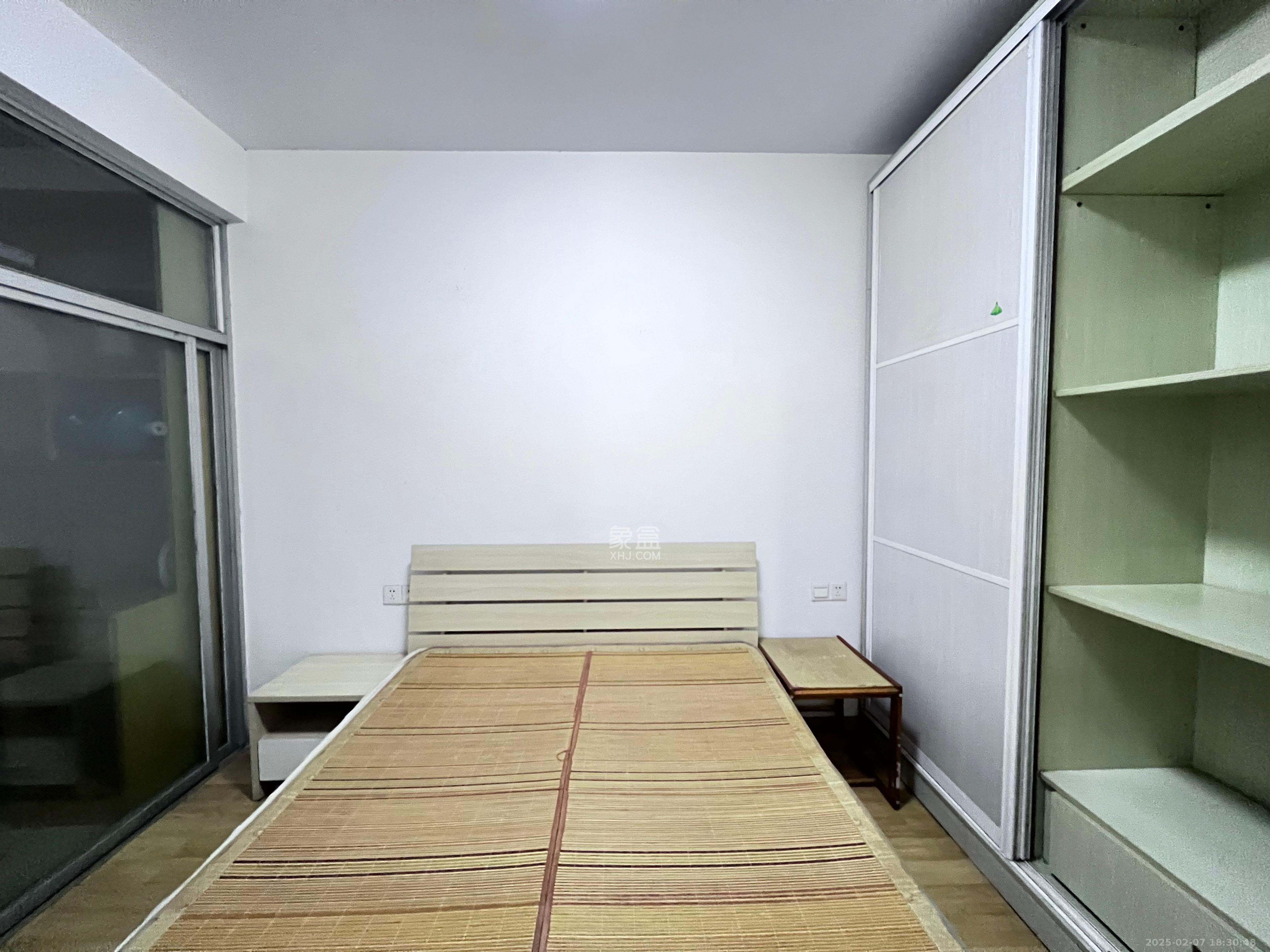 香海西岸 2室2厅1卫 2500.0元/月 香海西岸 2室2厅1卫 2500.0元/月室内图