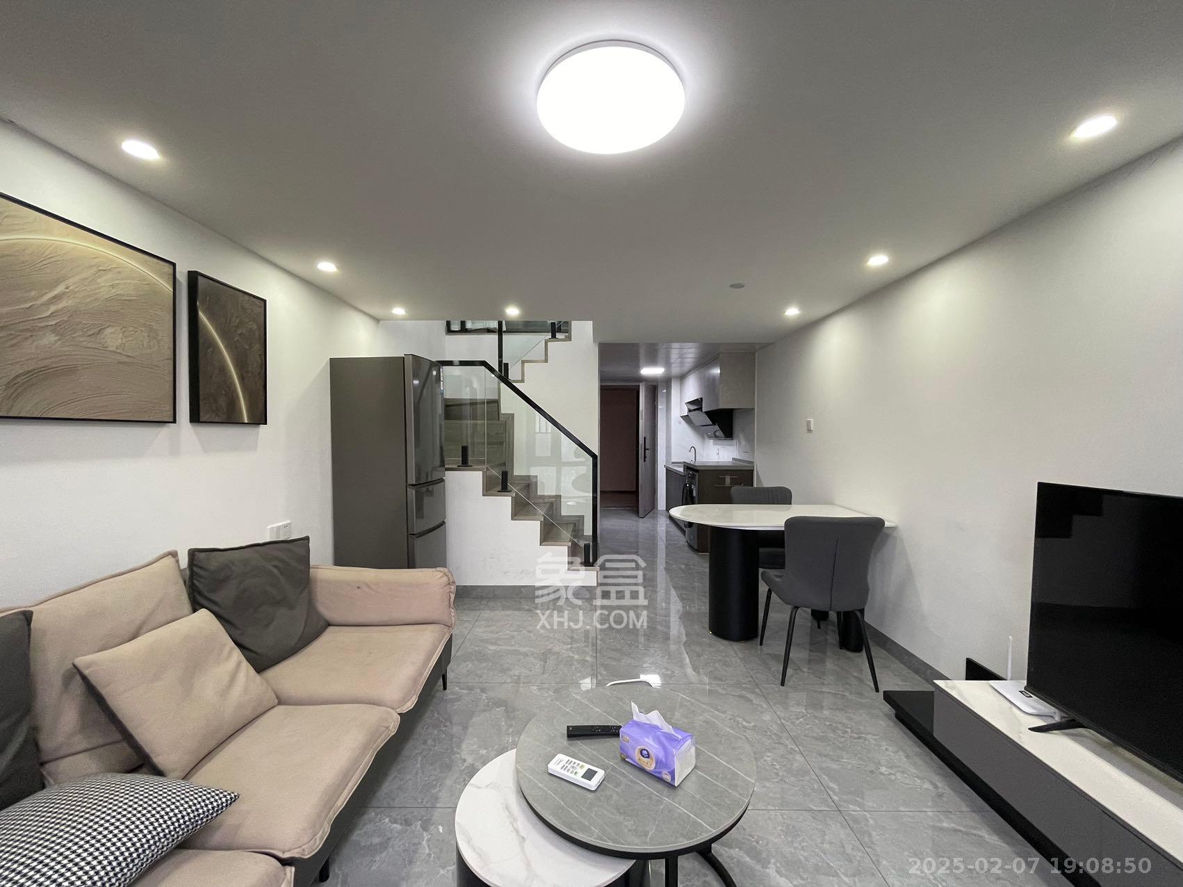 藏珑湖上公馆 1室1厅1卫 2400.0元/月 藏珑湖上公馆 1室1厅1卫 2400.0元/月室内图