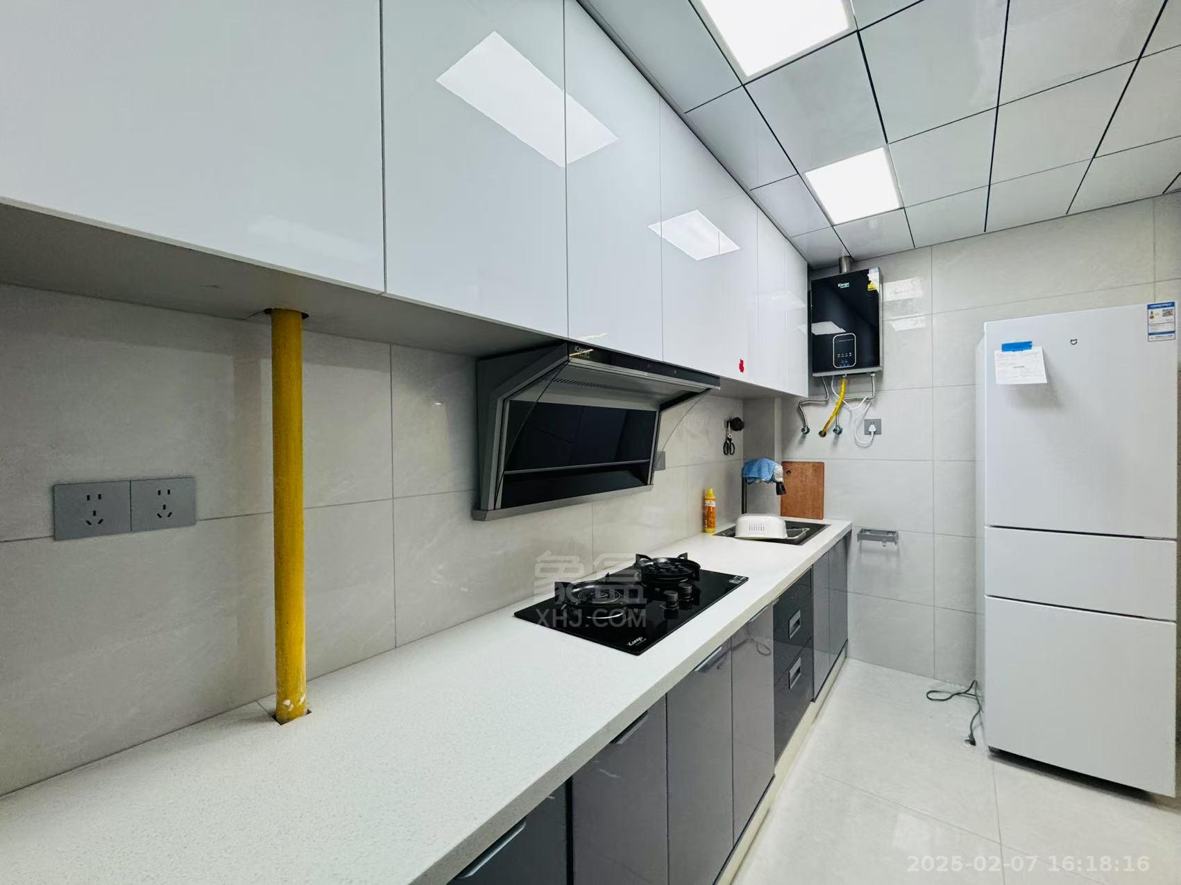 山水洲城华晨第一城 3室2厅2卫 2200.0元/月 山水洲城华晨第一城 3室2厅2卫 2200.0元/月室内图