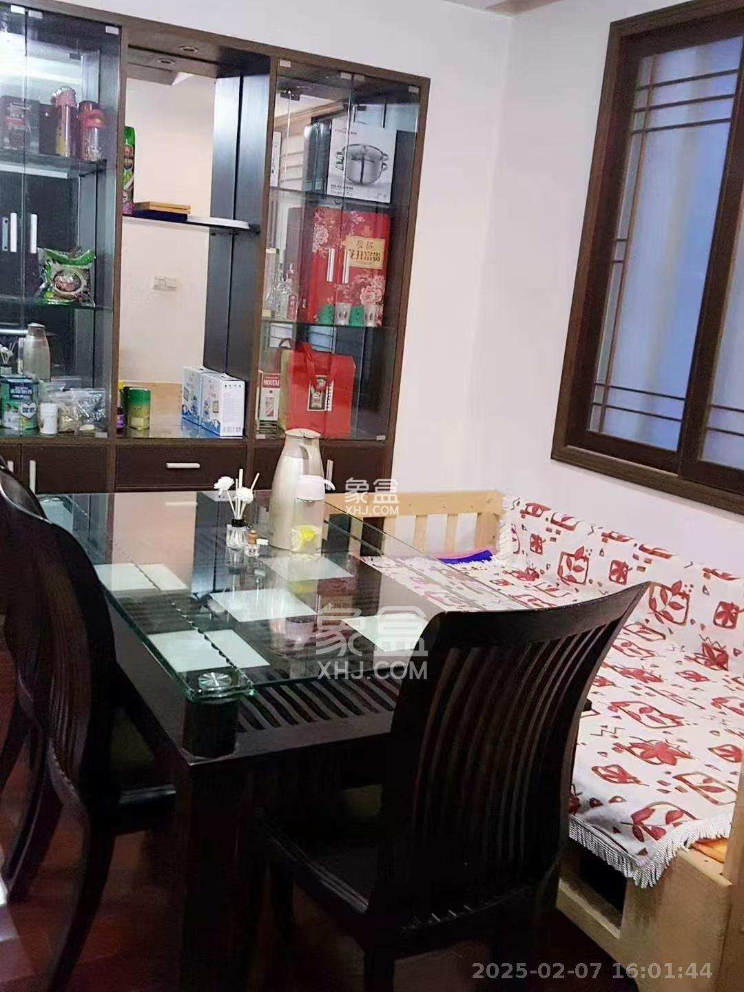 长征花园 3室2厅2卫 2500.0元/月 长征花园 3室2厅2卫 2500.0元/月室内图