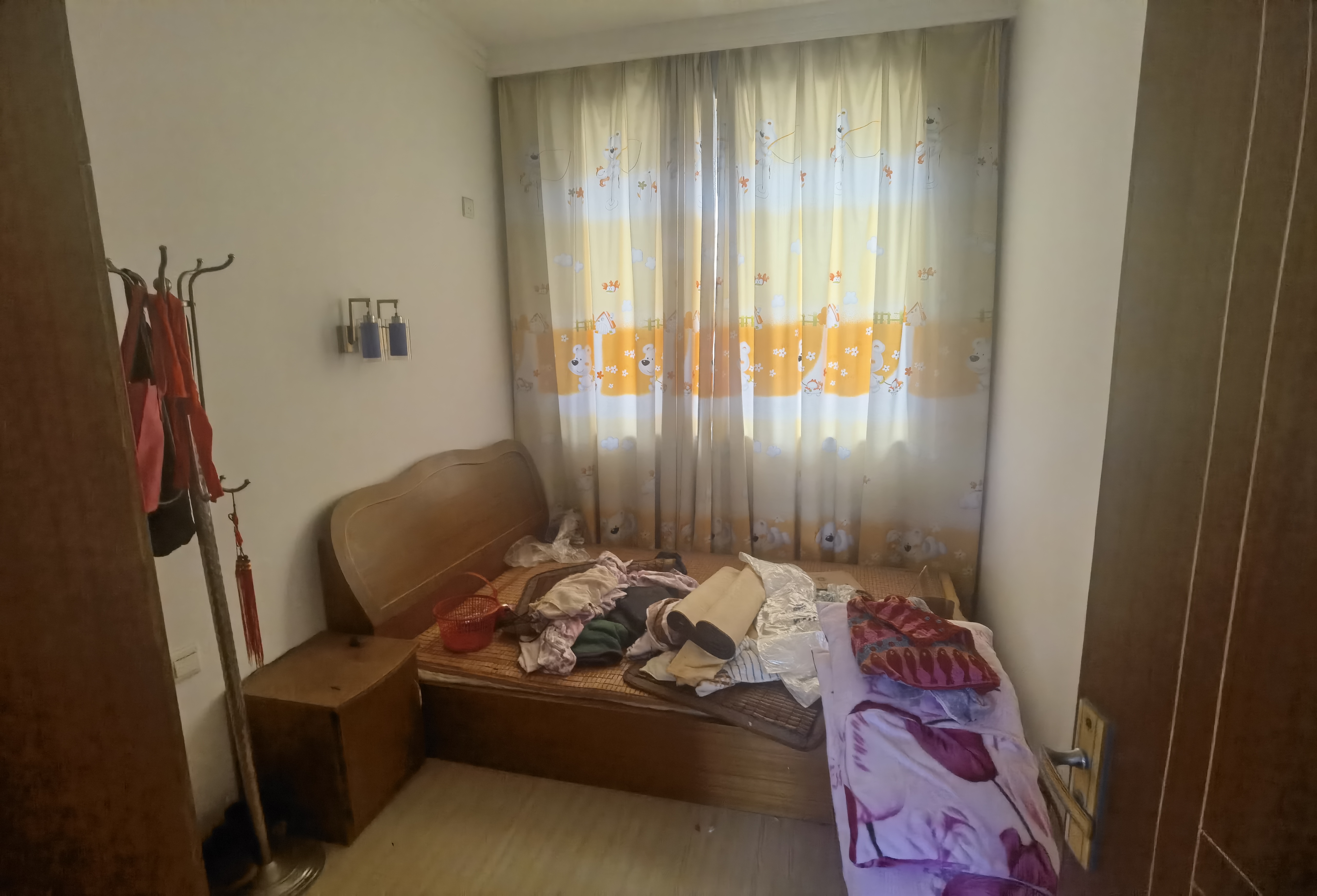 长安花园 4室2厅2卫 45.8万 长安花园 4室2厅2卫 45.8万客厅