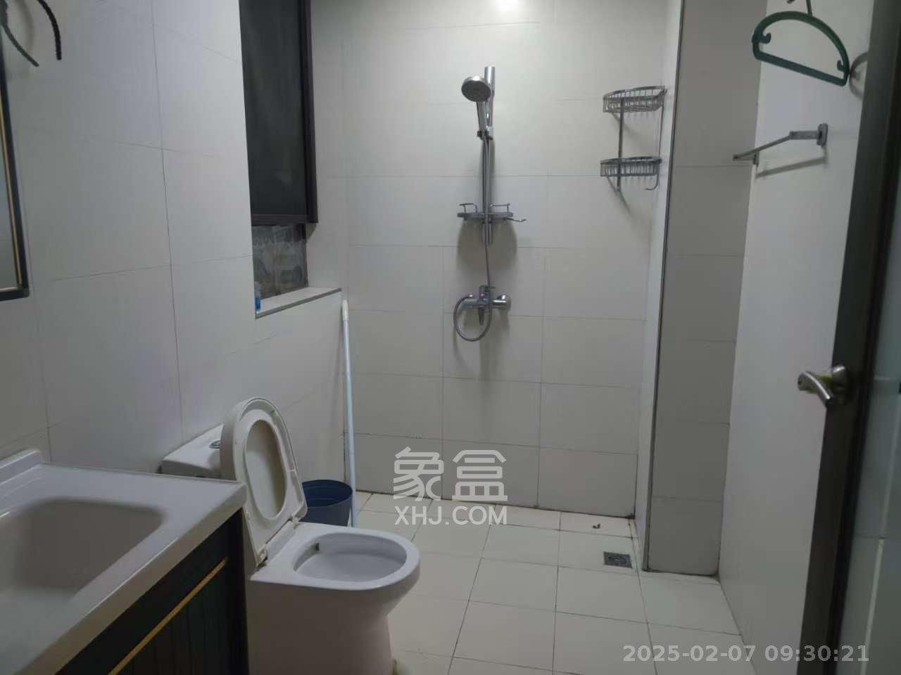 奥林匹克花园贡院一期  3室2厅2卫   3300.00元/月室内图