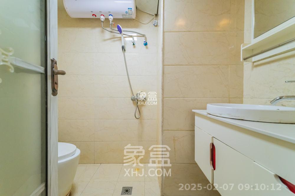 华润五彩城  1室1厅1卫   1200.00元/月室内图