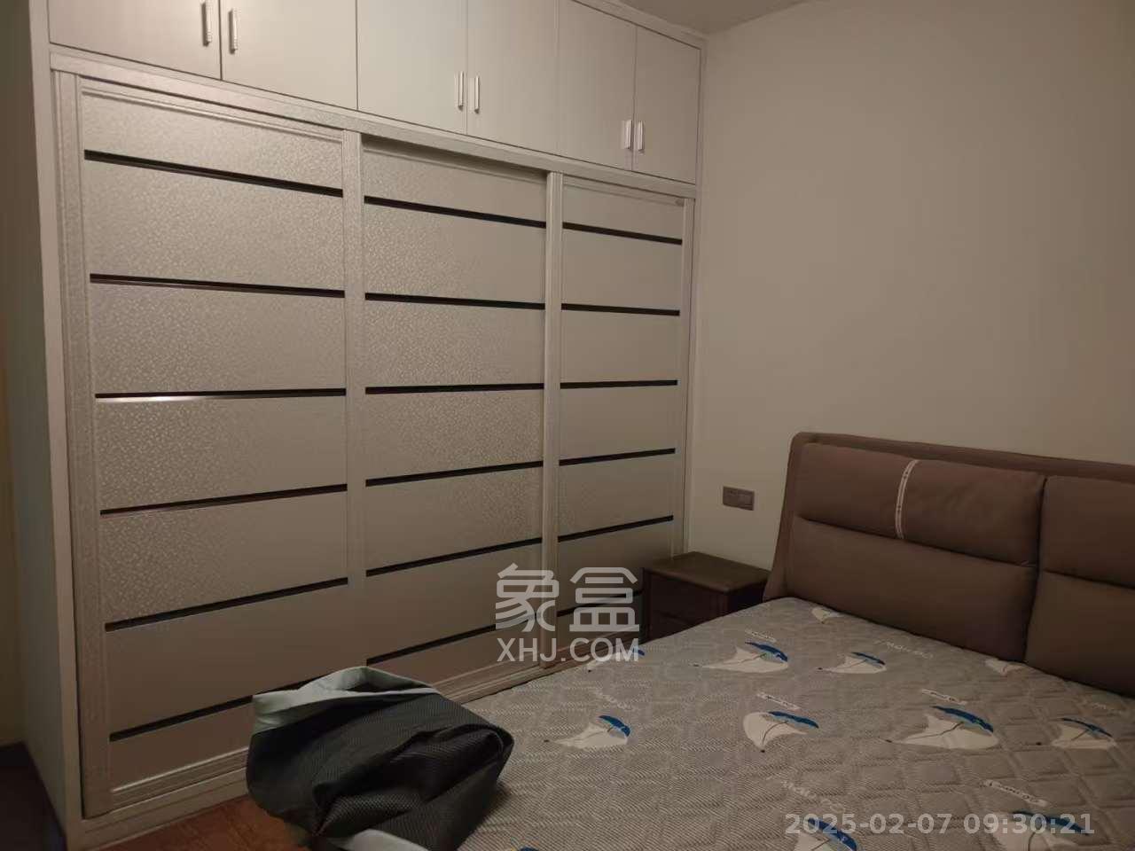 奥林匹克花园贡院一期  3室2厅2卫   3300.00元/月室内图