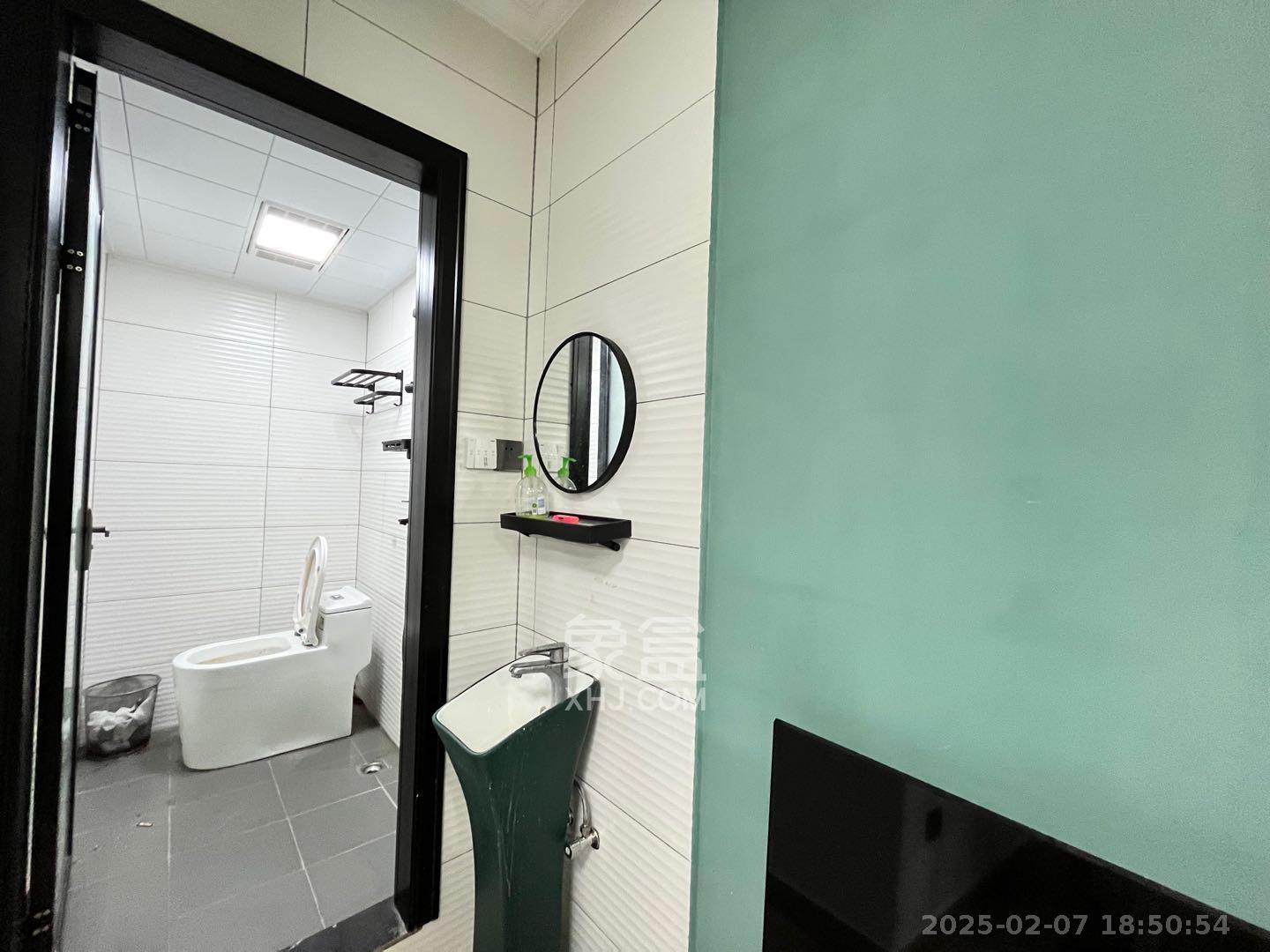 和康园小区 1室1厅1卫 1500.0元/月 和康园小区 1室1厅1卫 1500.0元/月室内图