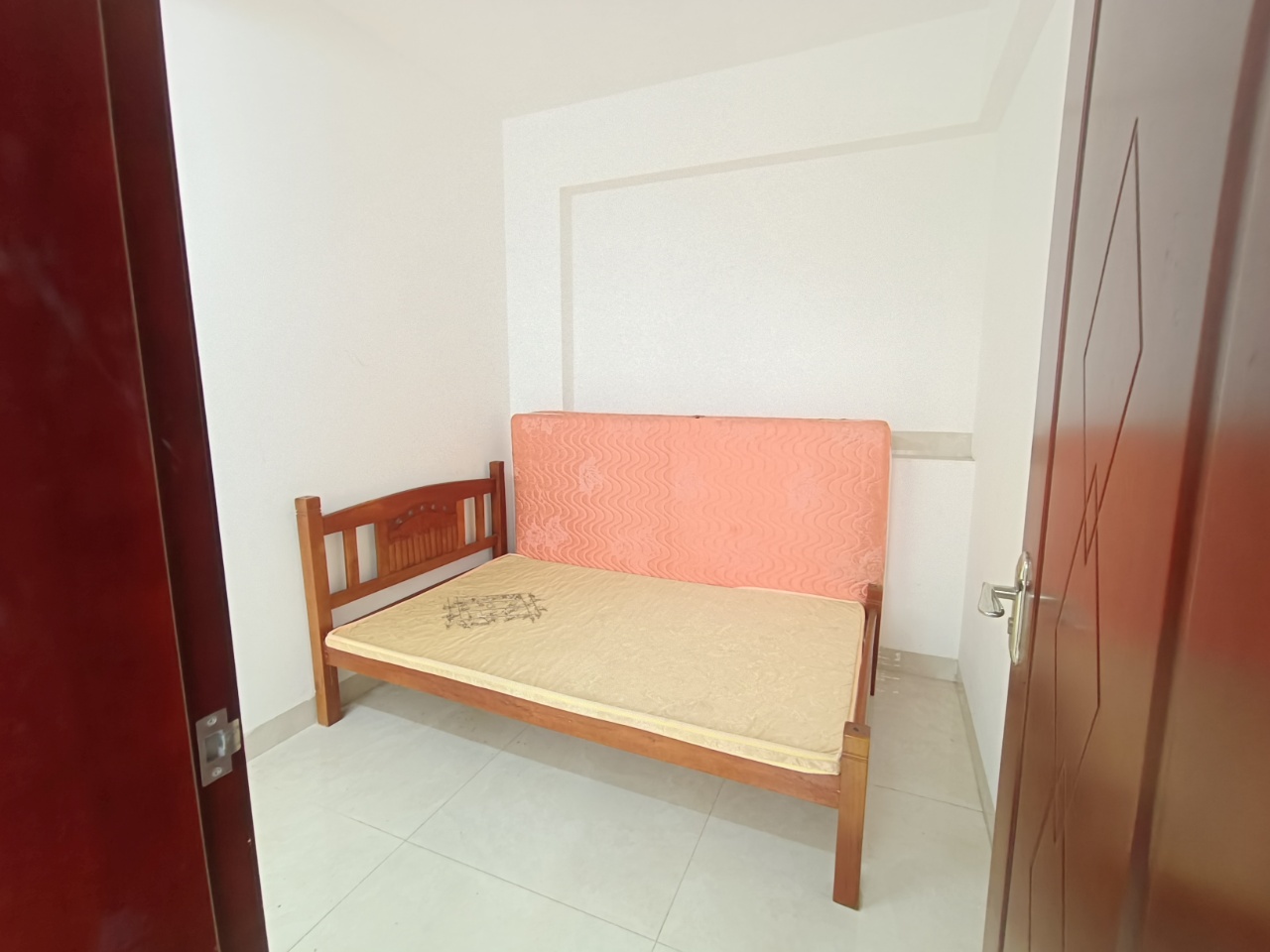 万花坊金城雅舍 3室2厅2卫 2100.0元/月 万花坊金城雅舍 3室2厅2卫 2100.0元/月室内图