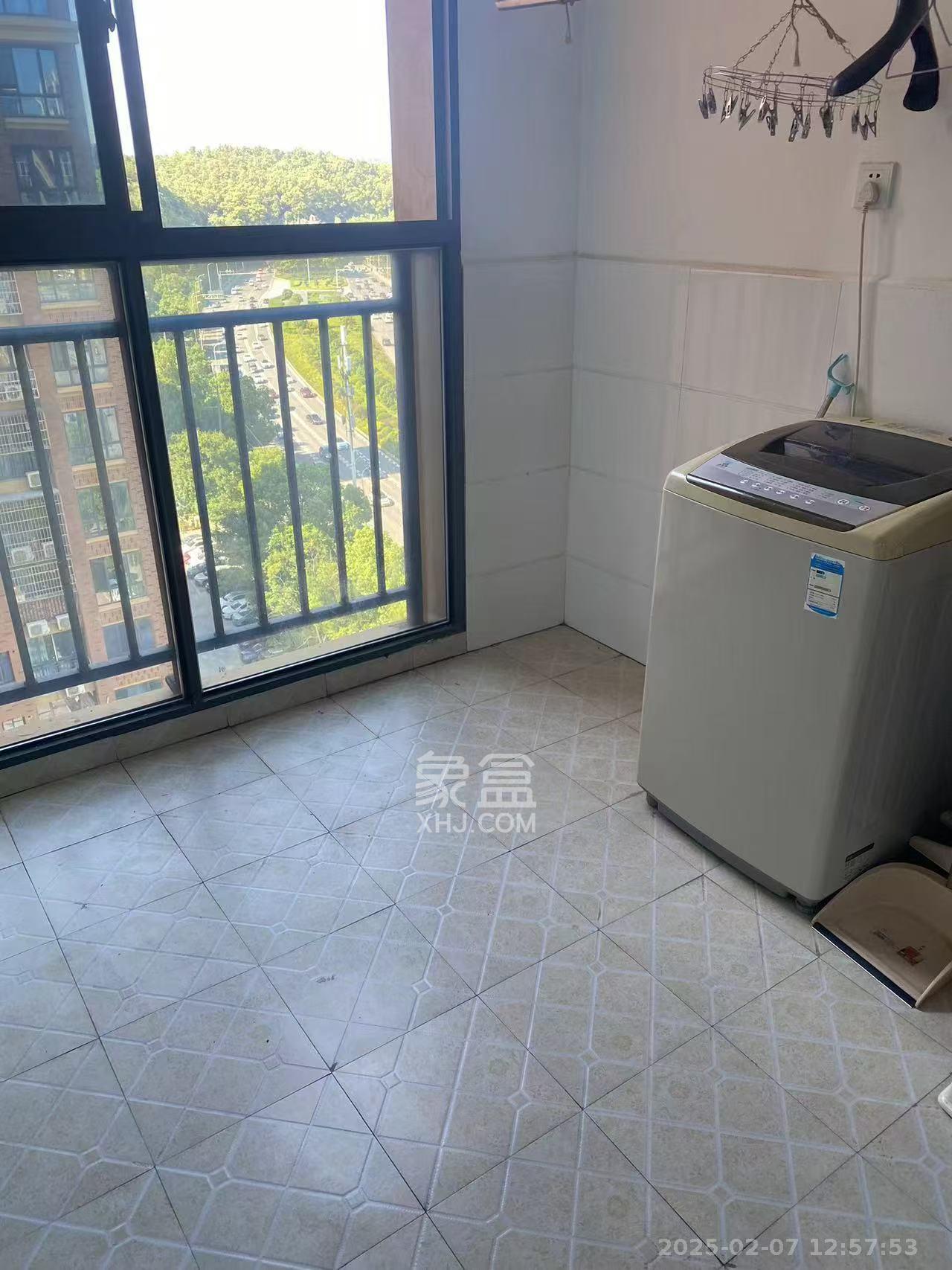 翡翠云天  2室2厅1卫   1800.00元/月室内图