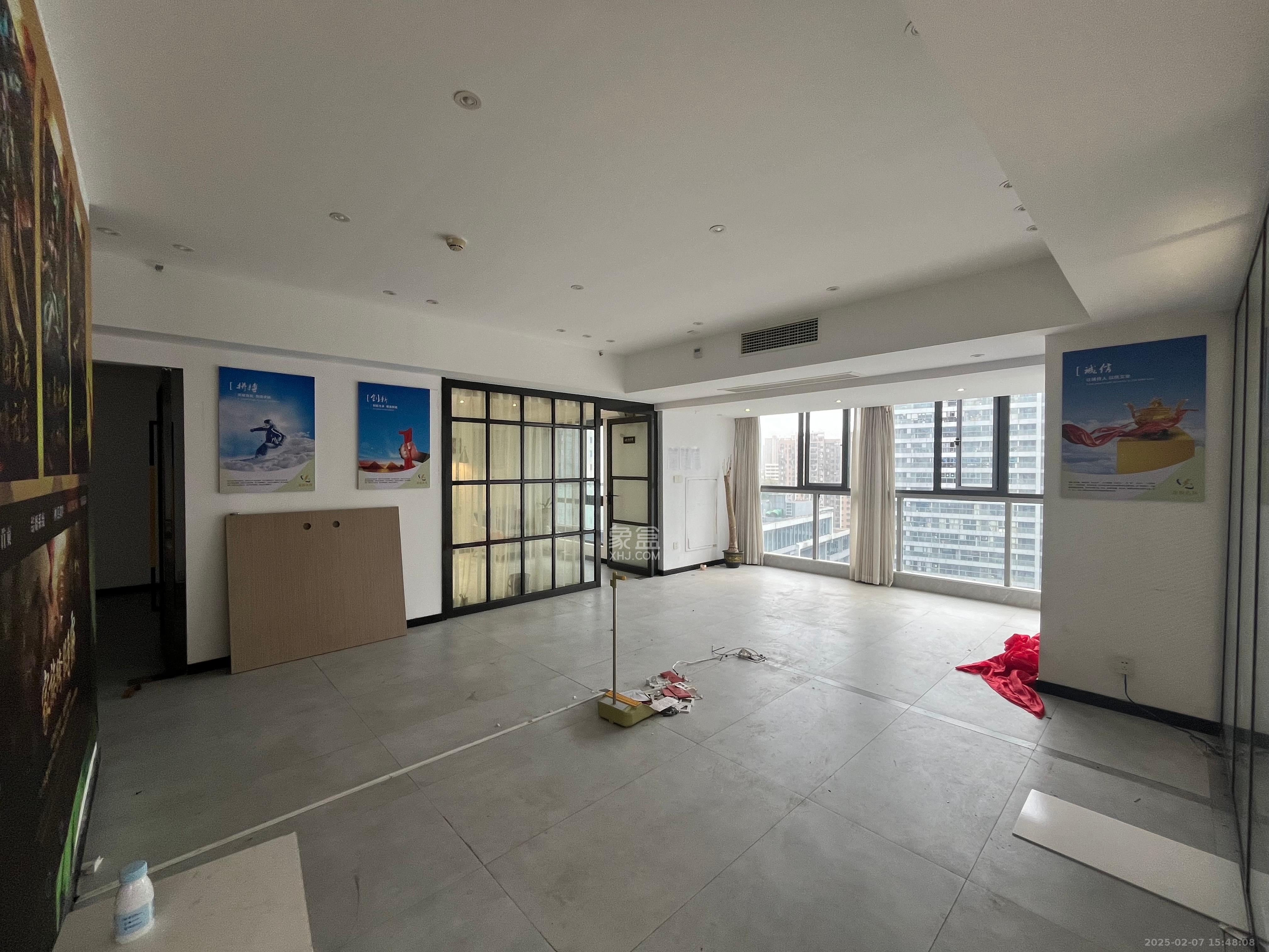 复地星光天地  4室1厅1卫    7988.0元/月 复地星光天地  4室1厅1卫    7988.0元/月室内图