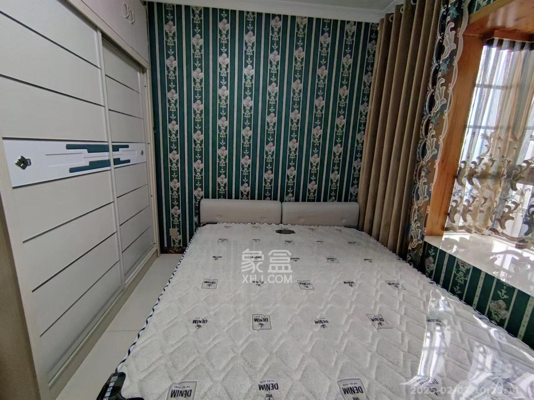 金麓西岸和苑  2室2厅1卫    1900.0元/月 金麓西岸和苑  2室2厅1卫    1900.0元/月室内图