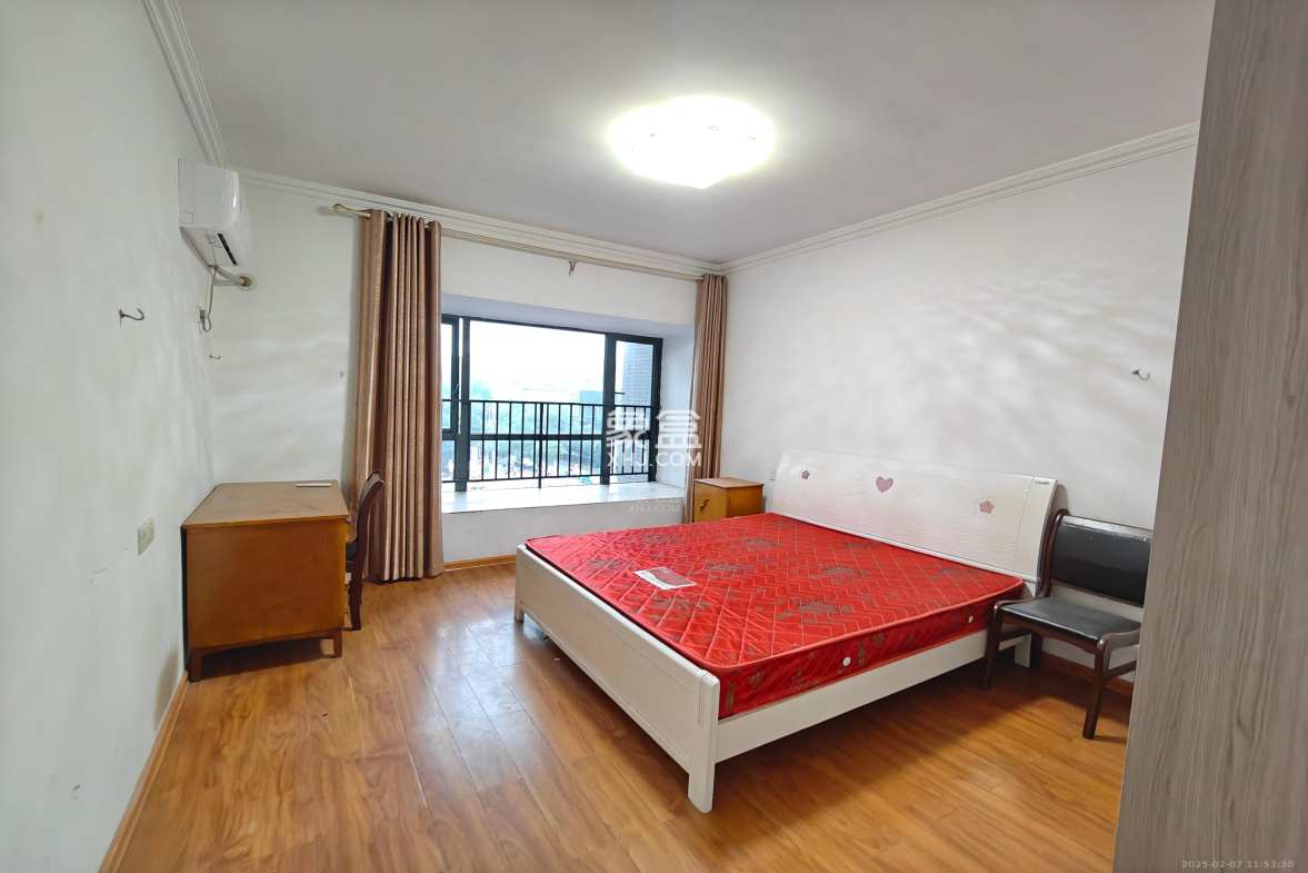 美的城一期 3室2厅2卫 1680.0元/月 美的城一期 3室2厅2卫 1680.0元/月室内图