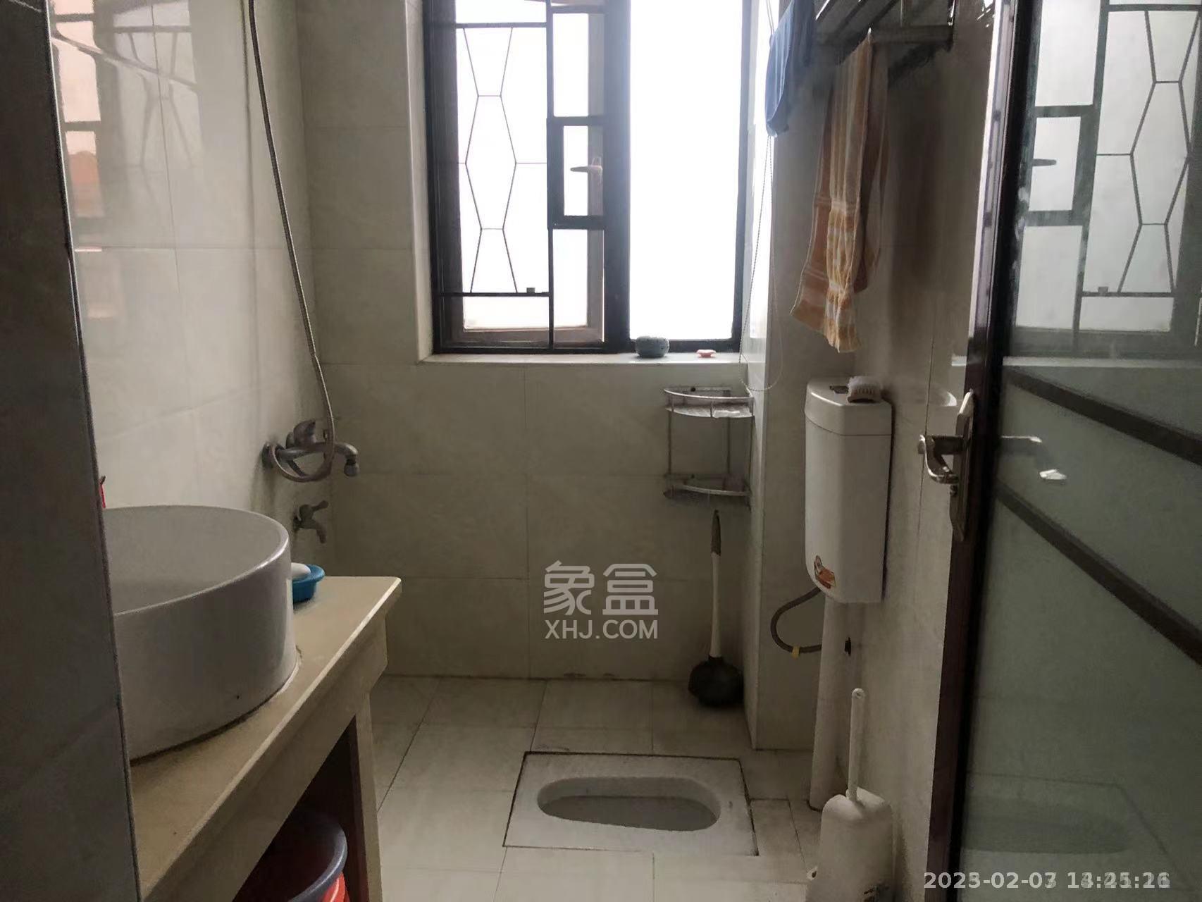 龙腾国际 1室2厅1卫 1500.0元/月 龙腾国际 1室2厅1卫 1500.0元/月室内图