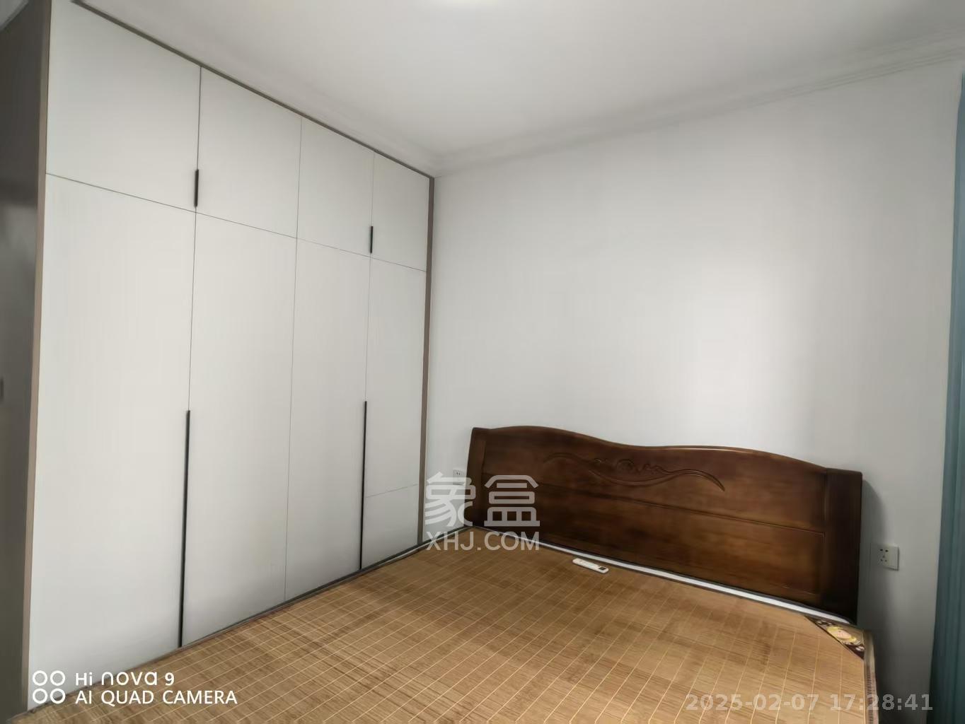 河畔华府  2室2厅1卫   2400.00元/月室内图