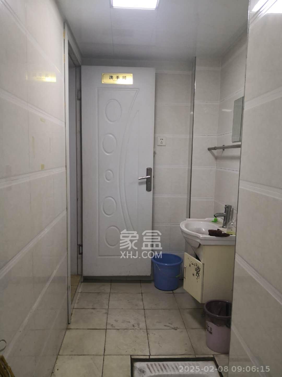 百纳广场(百纳公寓) 2室2厅1卫 2000.0元/月 百纳广场(百纳公寓) 2室2厅1卫 2000.0元/月室内图