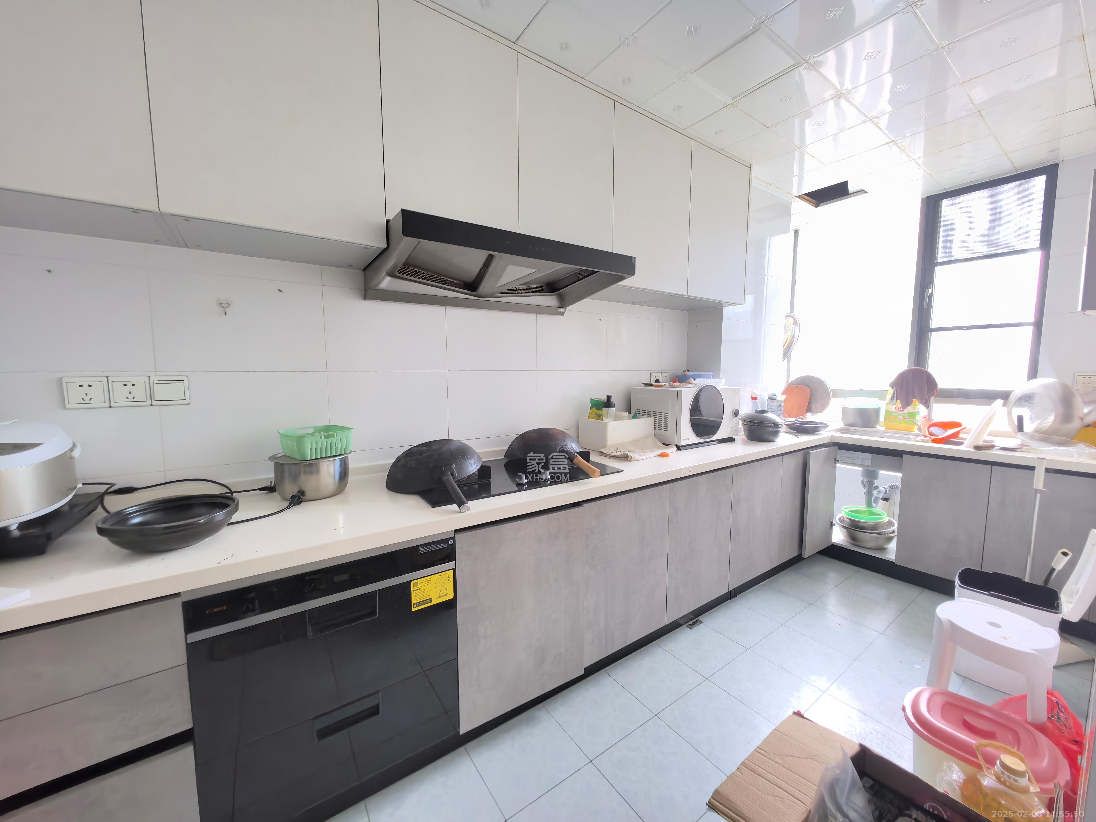 建鸿达华都（华都小户型及大华写字楼）  4室2厅2卫   5500.00元/月室内图