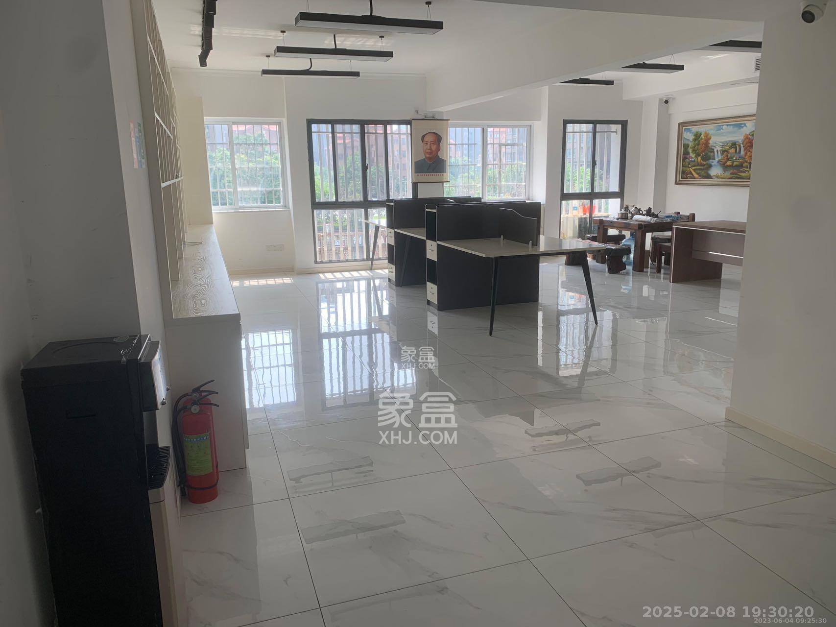 御湖国际  2室2厅1卫    2000.0元/月 御湖国际  2室2厅1卫    2000.0元/月室内图