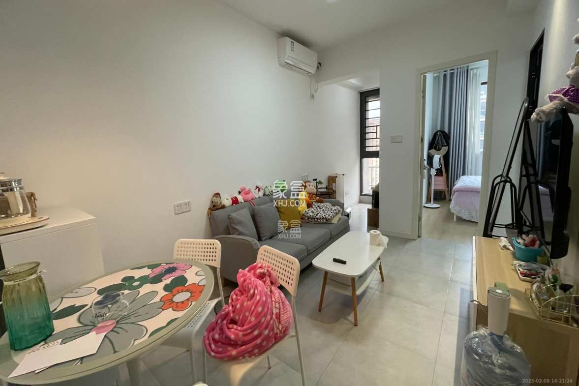 融创融公馆(融创臻苑)  1室1厅1卫    1800.0元/月 融创融公馆(融创臻苑)  1室1厅1卫    1800.0元/月室内图1