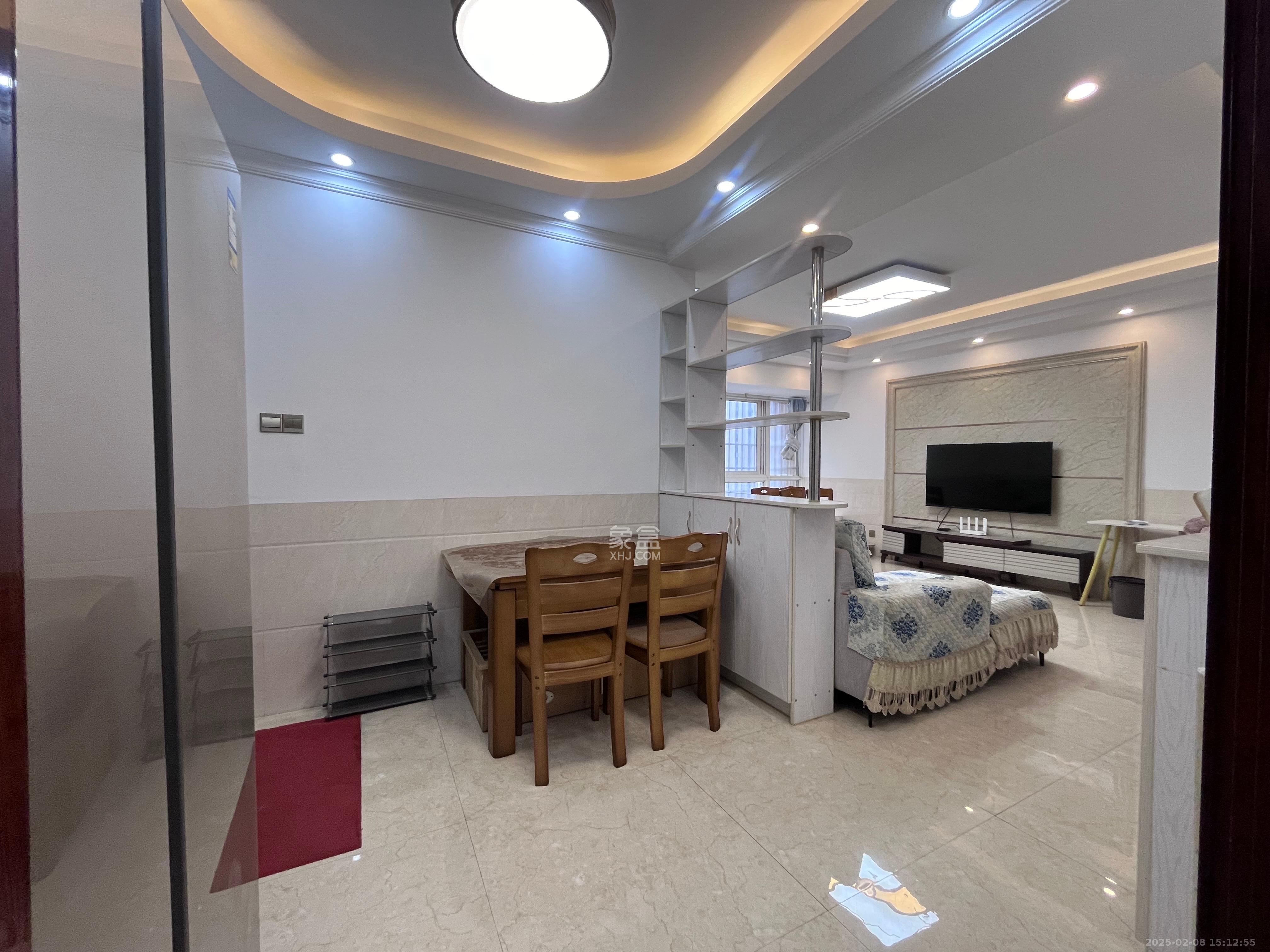 家兴苑  3室2厅1卫    2400.0元/月 家兴苑  3室2厅1卫    2400.0元/月室内图1