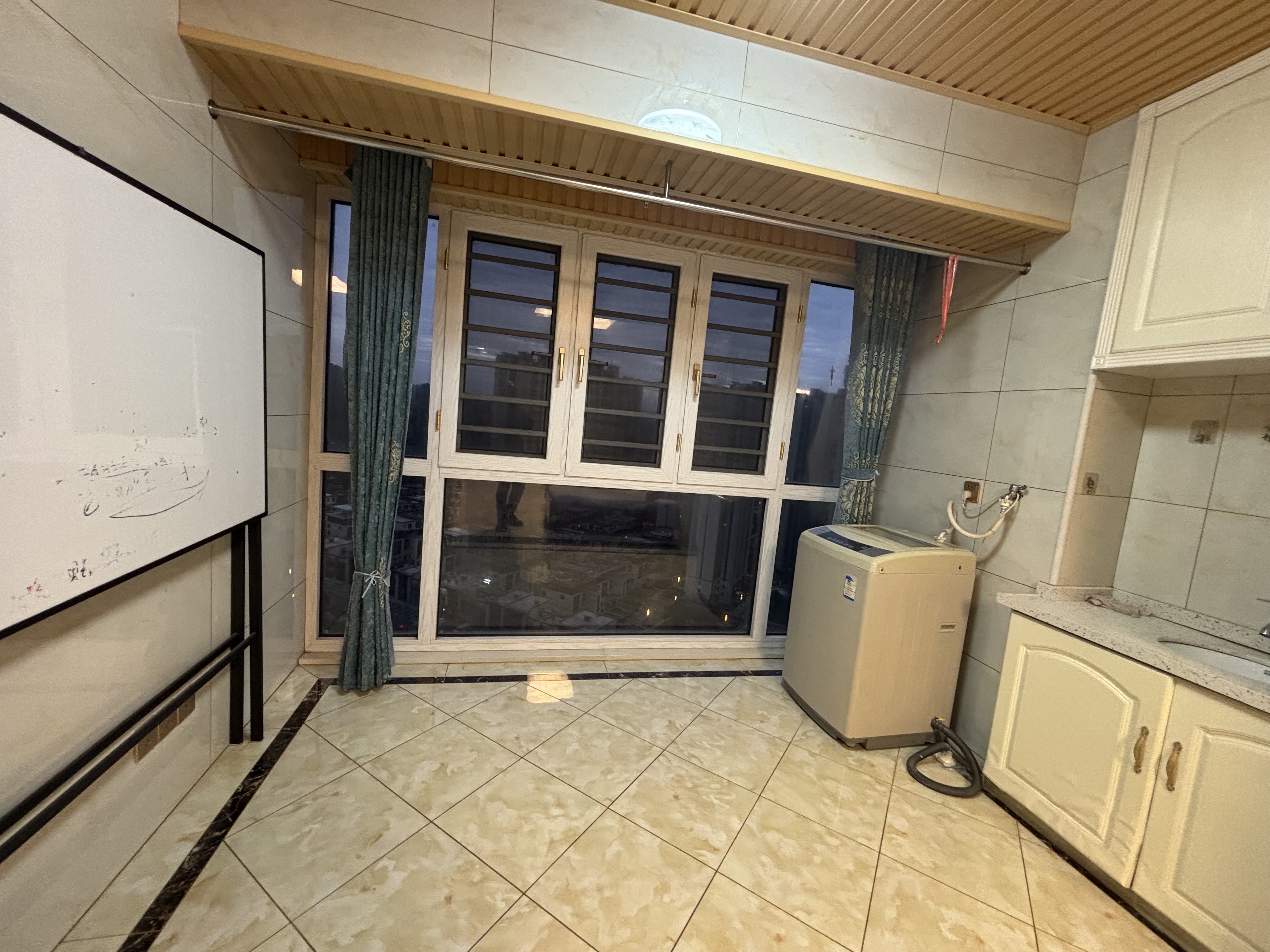 百弘学府城  2室2厅1卫    1500.0元/月室内图