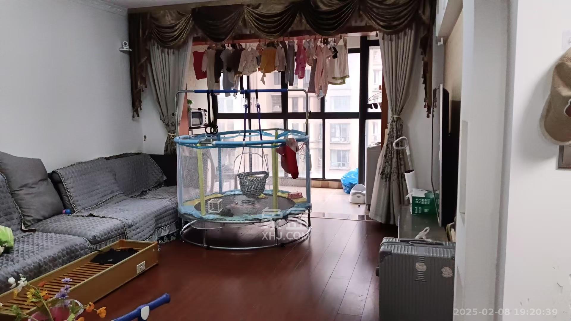 中建麓山和苑  3室2厅2卫   2300.00元/月室内图