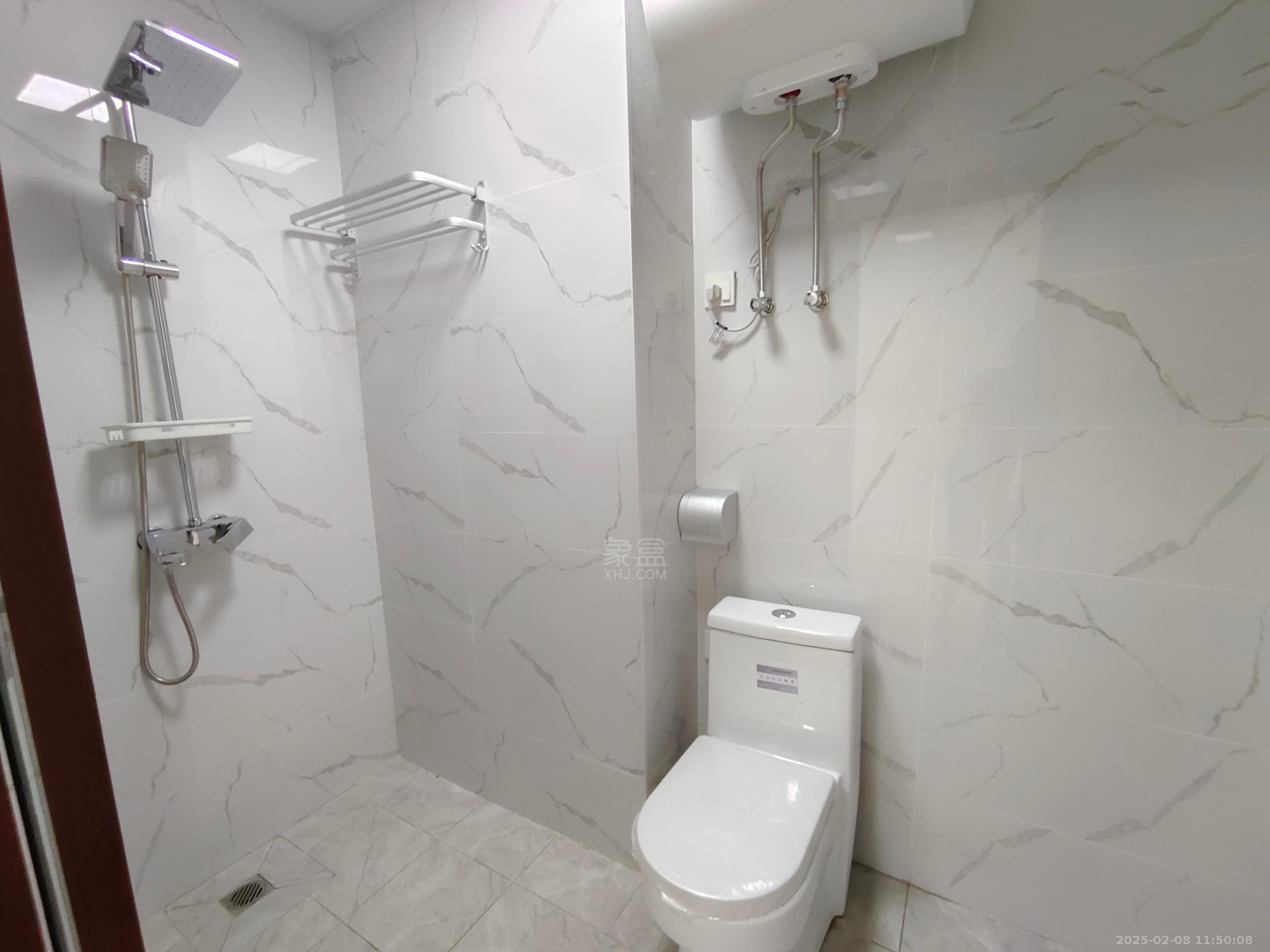 日盛大厦 1室0厅0卫 1600.0元/月 日盛大厦 1室0厅0卫 1600.0元/月室内图