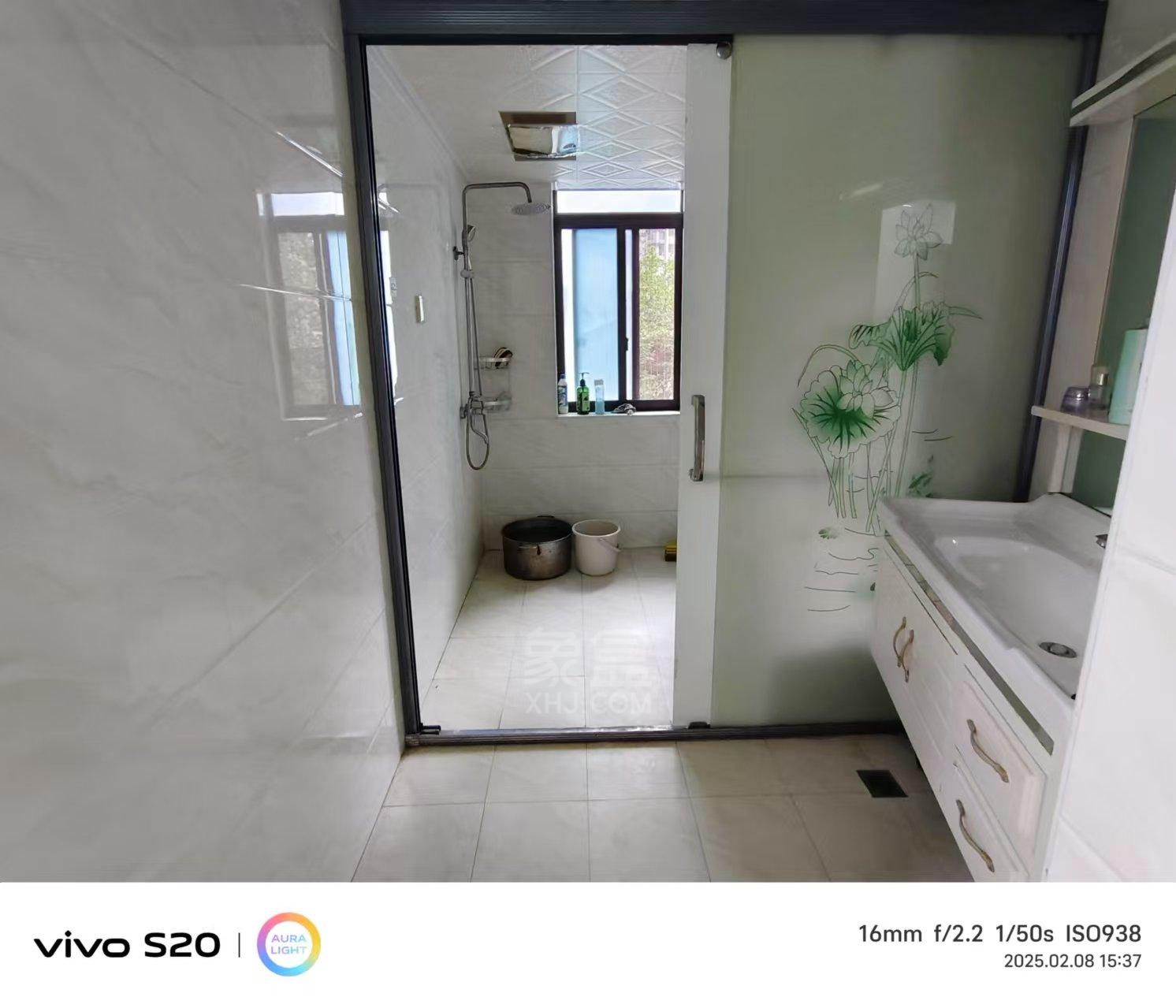 金碧花园 3室2厅2卫 2200.0元/月 金碧花园 3室2厅2卫 2200.0元/月室内图