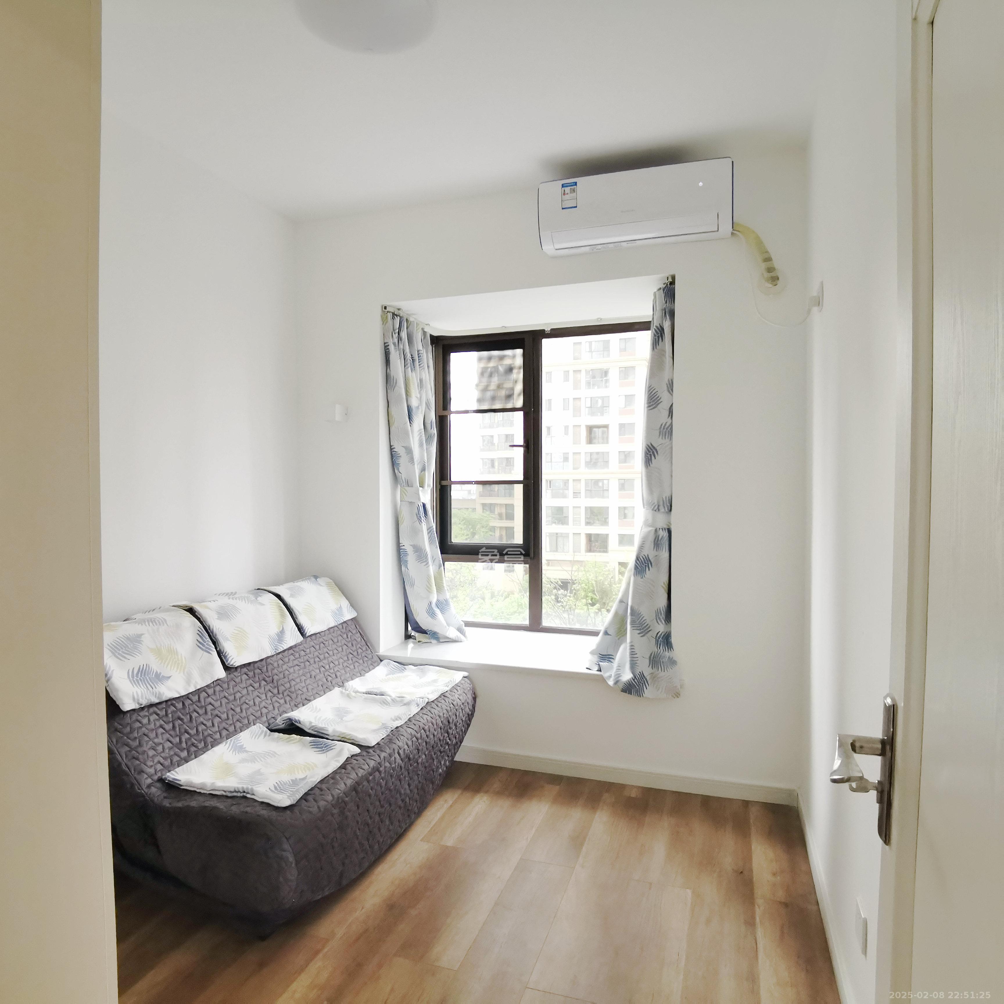 保利西海岸B区  3室2厅1卫    3500.0元/月 保利西海岸B区  3室2厅1卫    3500.0元/月室内图