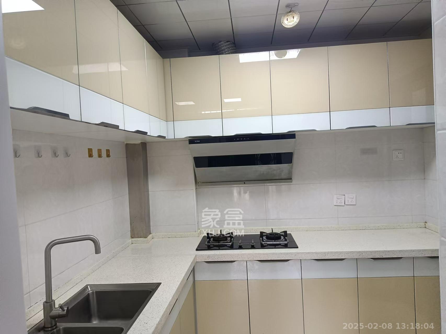 华润凤凰城三期  3室1厅1卫    2300.0元/月 华润凤凰城三期  3室1厅1卫    2300.0元/月室内图