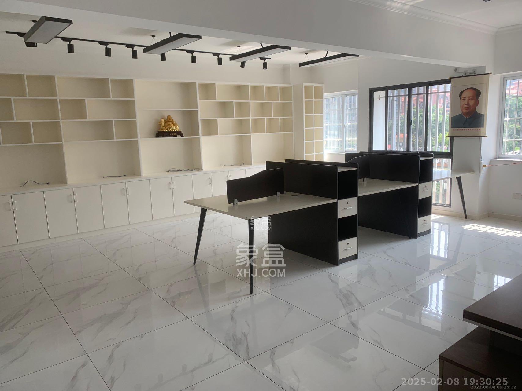 御湖国际  2室2厅1卫    2000.0元/月 御湖国际  2室2厅1卫    2000.0元/月室内图