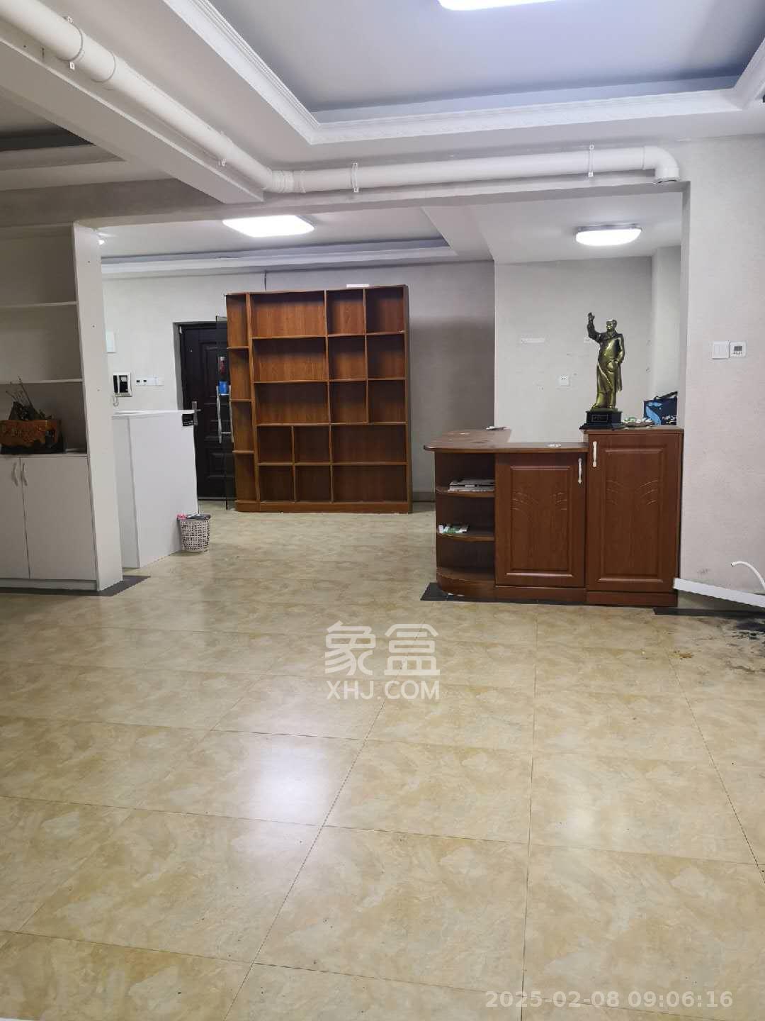 百纳广场(百纳公寓) 2室2厅1卫 2000.0元/月 百纳广场(百纳公寓) 2室2厅1卫 2000.0元/月室内图