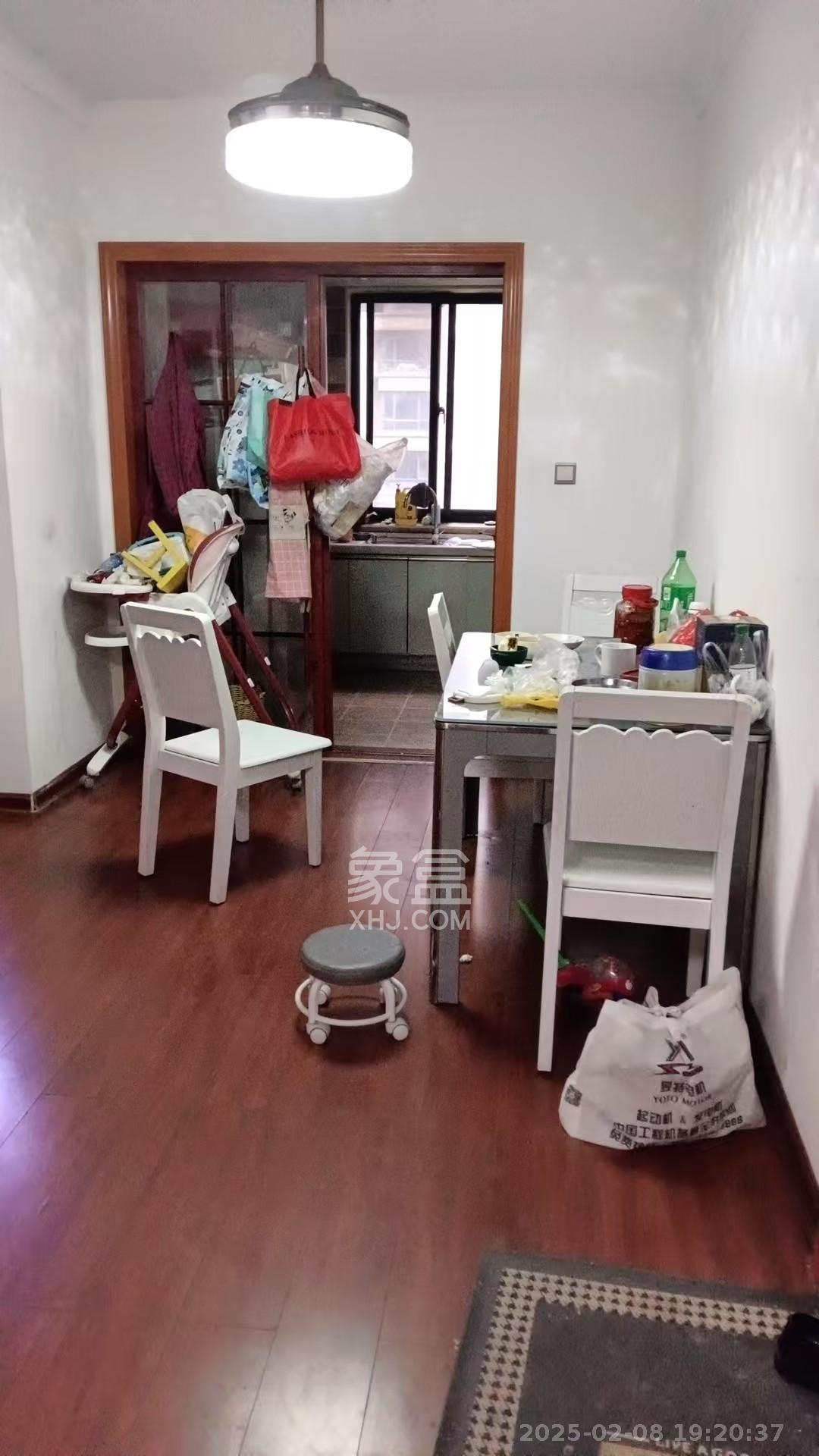 中建麓山和苑  3室2厅2卫   2300.00元/月室内图