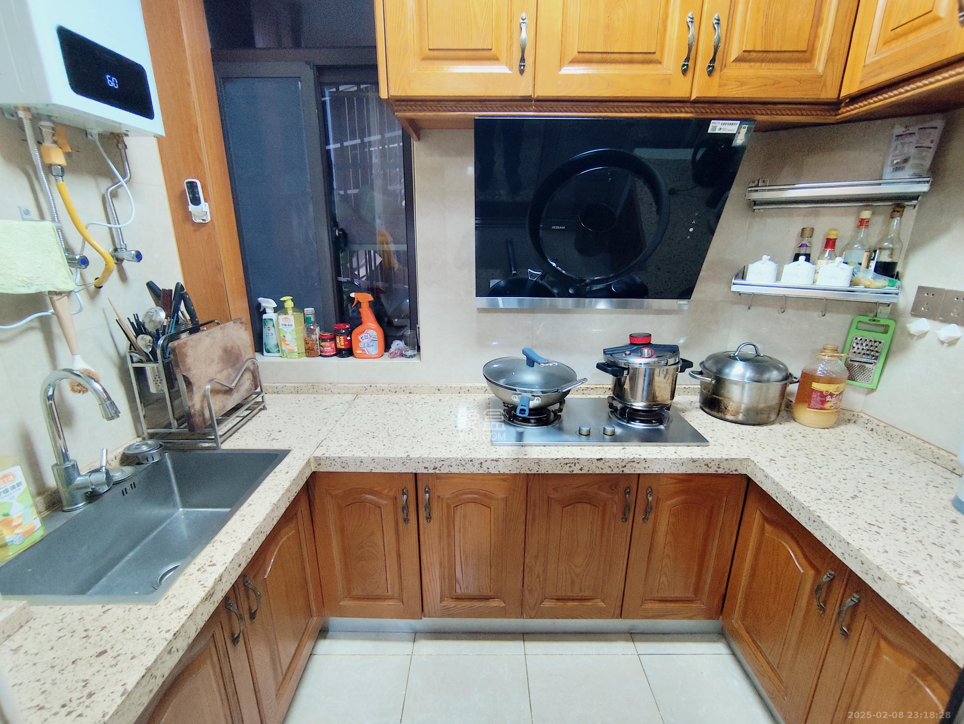 三景华御 3室2厅1卫 2200.0元/月 三景华御 3室2厅1卫 2200.0元/月室内图