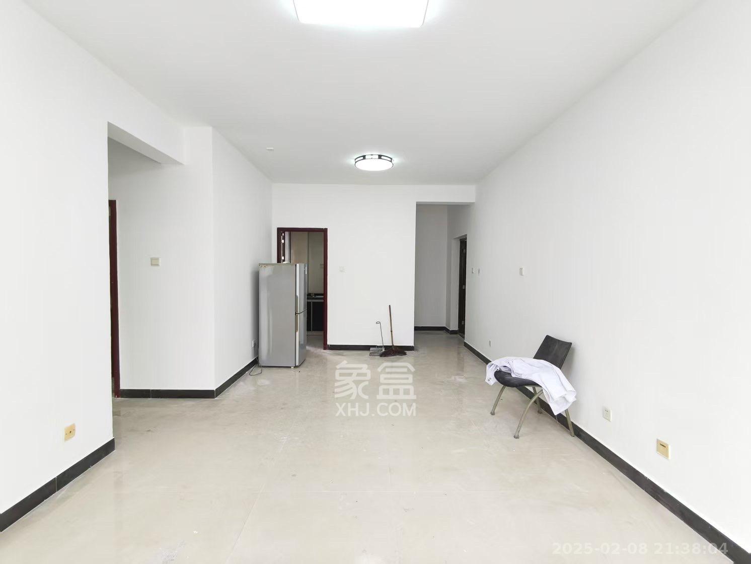 华美公寓(新猎鹰公寓)  3室2厅1卫    2200.0元/月 华美公寓(新猎鹰公寓)  3室2厅1卫    2200.0元/月室内图1