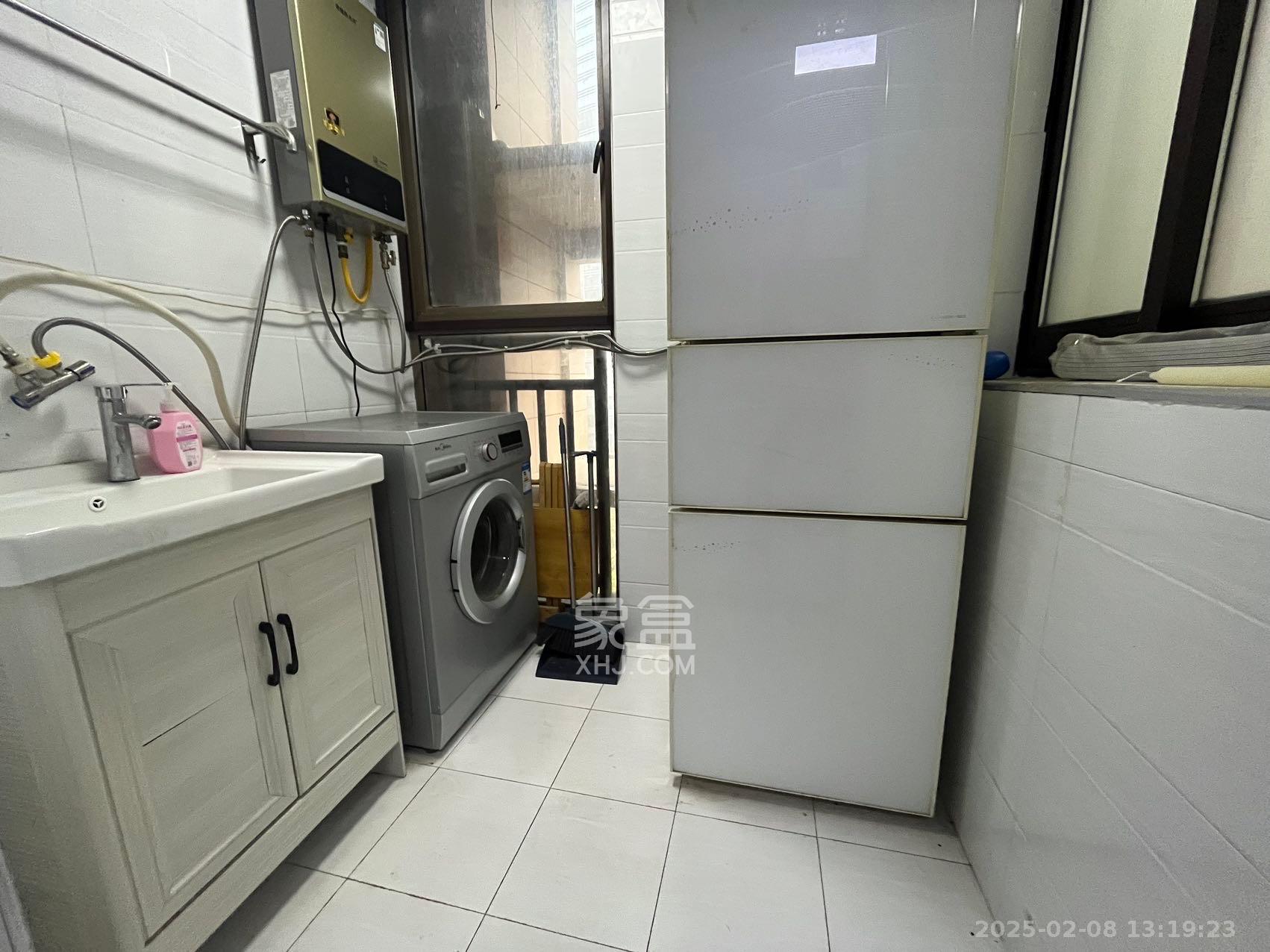 世茂铂翠湾一期 2室1厅1卫 2980.0元/月 世茂铂翠湾一期 2室1厅1卫 2980.0元/月室内图