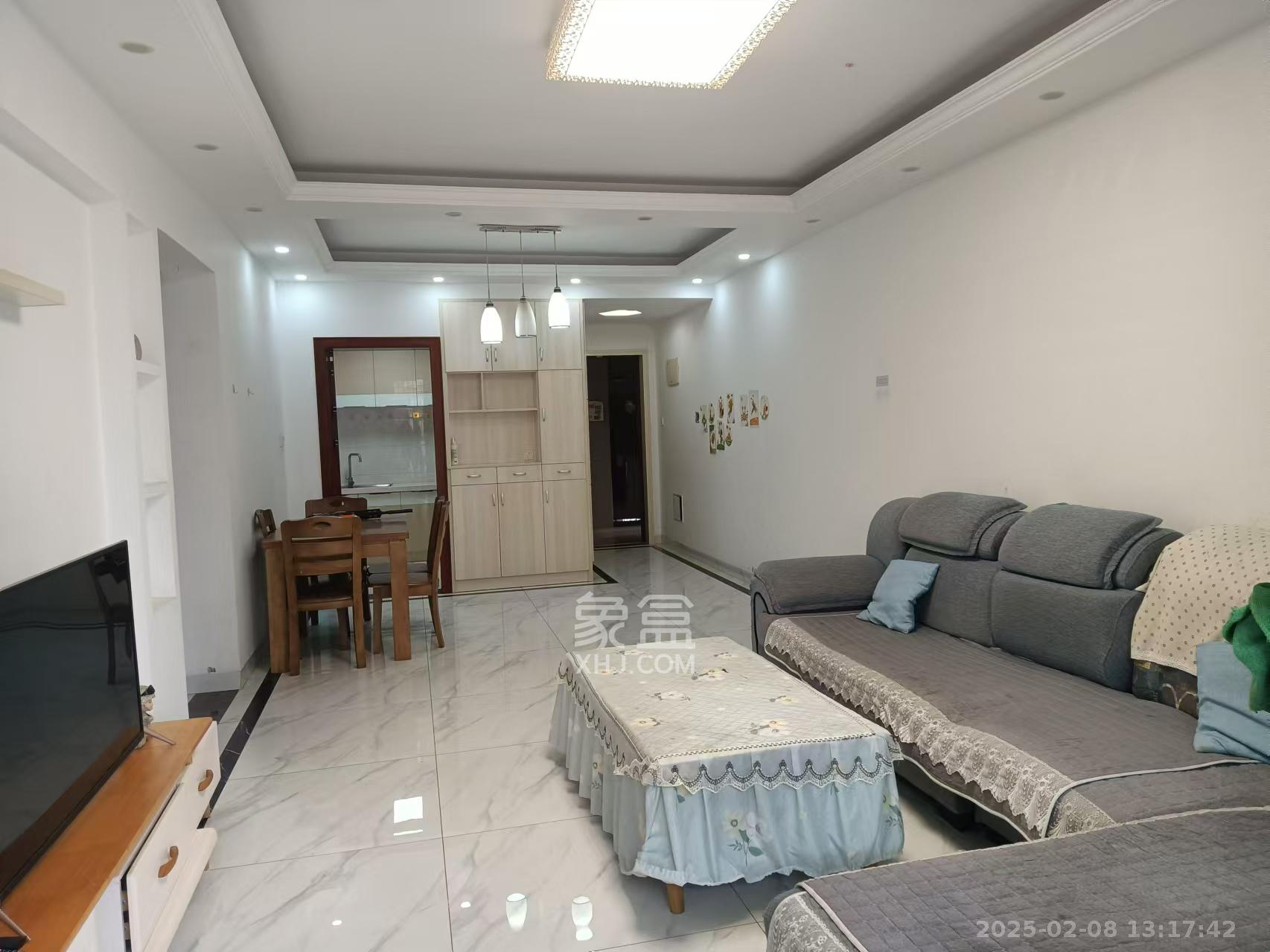 华润凤凰城三期  3室1厅1卫    2300.0元/月 华润凤凰城三期  3室1厅1卫    2300.0元/月室内图