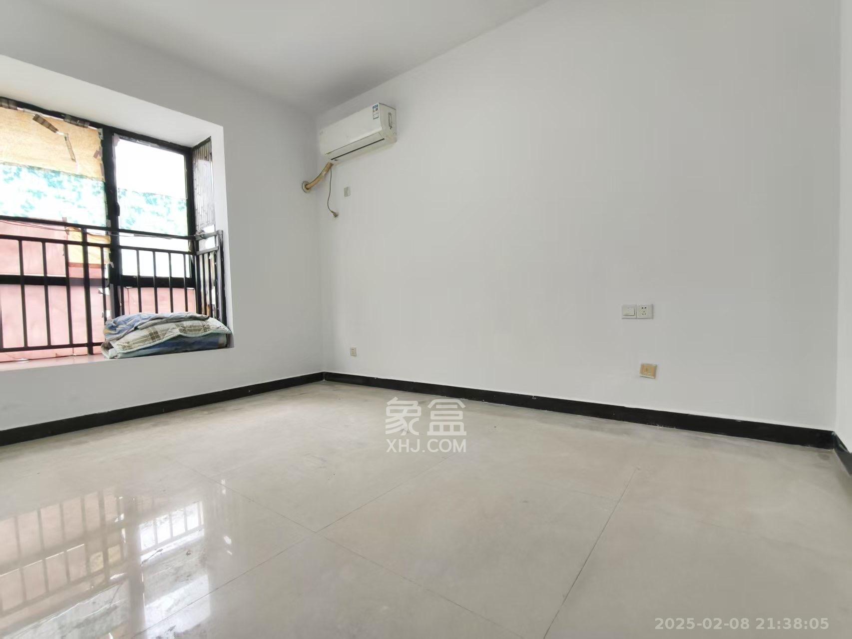 华美公寓(新猎鹰公寓)  3室2厅1卫    2200.0元/月 华美公寓(新猎鹰公寓)  3室2厅1卫    2200.0元/月室内图