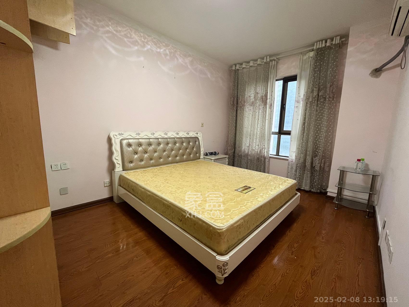 世茂铂翠湾一期 2室1厅1卫 2980.0元/月 世茂铂翠湾一期 2室1厅1卫 2980.0元/月室内图