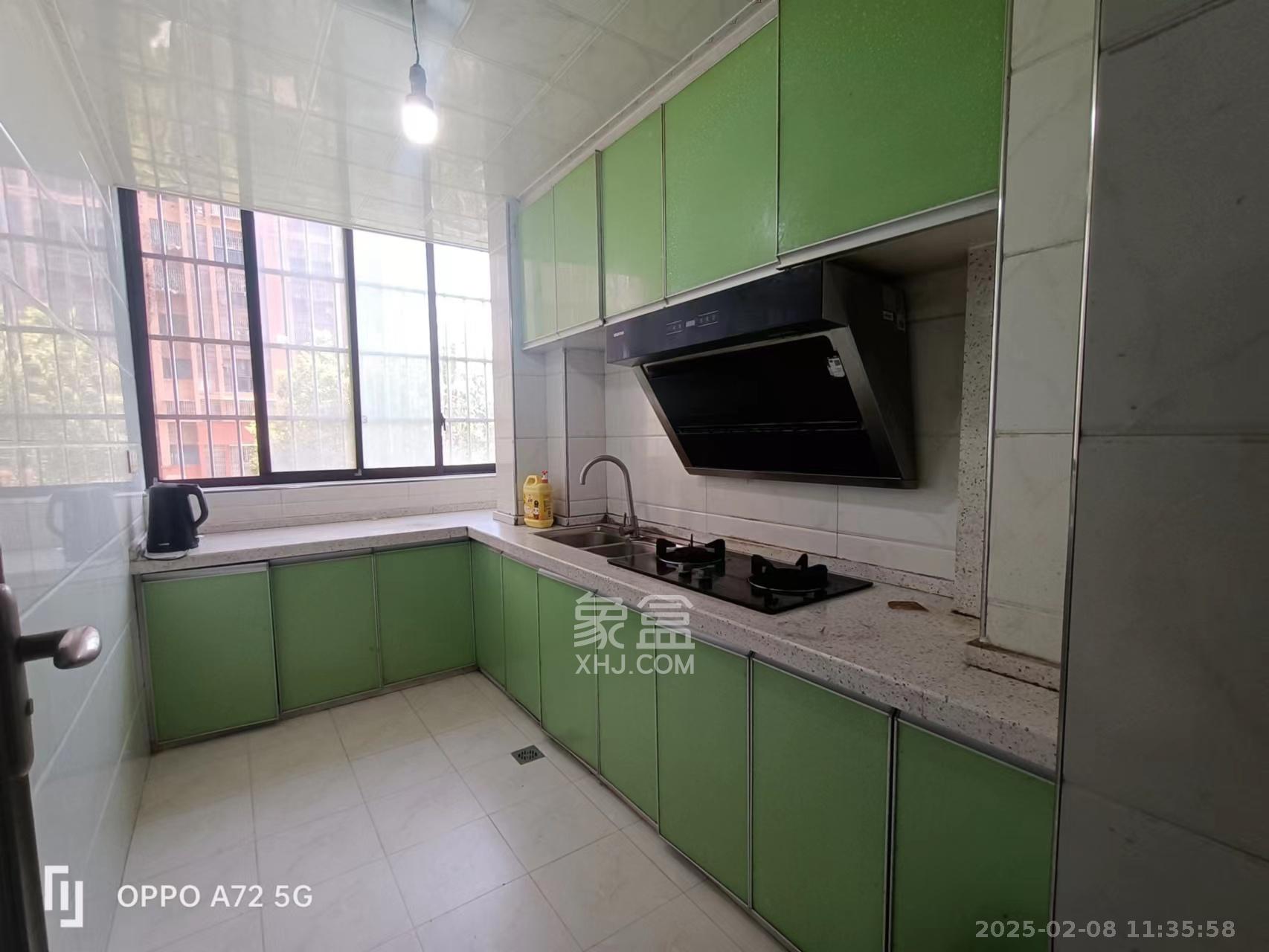 盛地春天里 3室2厅1卫 1500.0元/月 盛地春天里 3室2厅1卫 1500.0元/月室内图