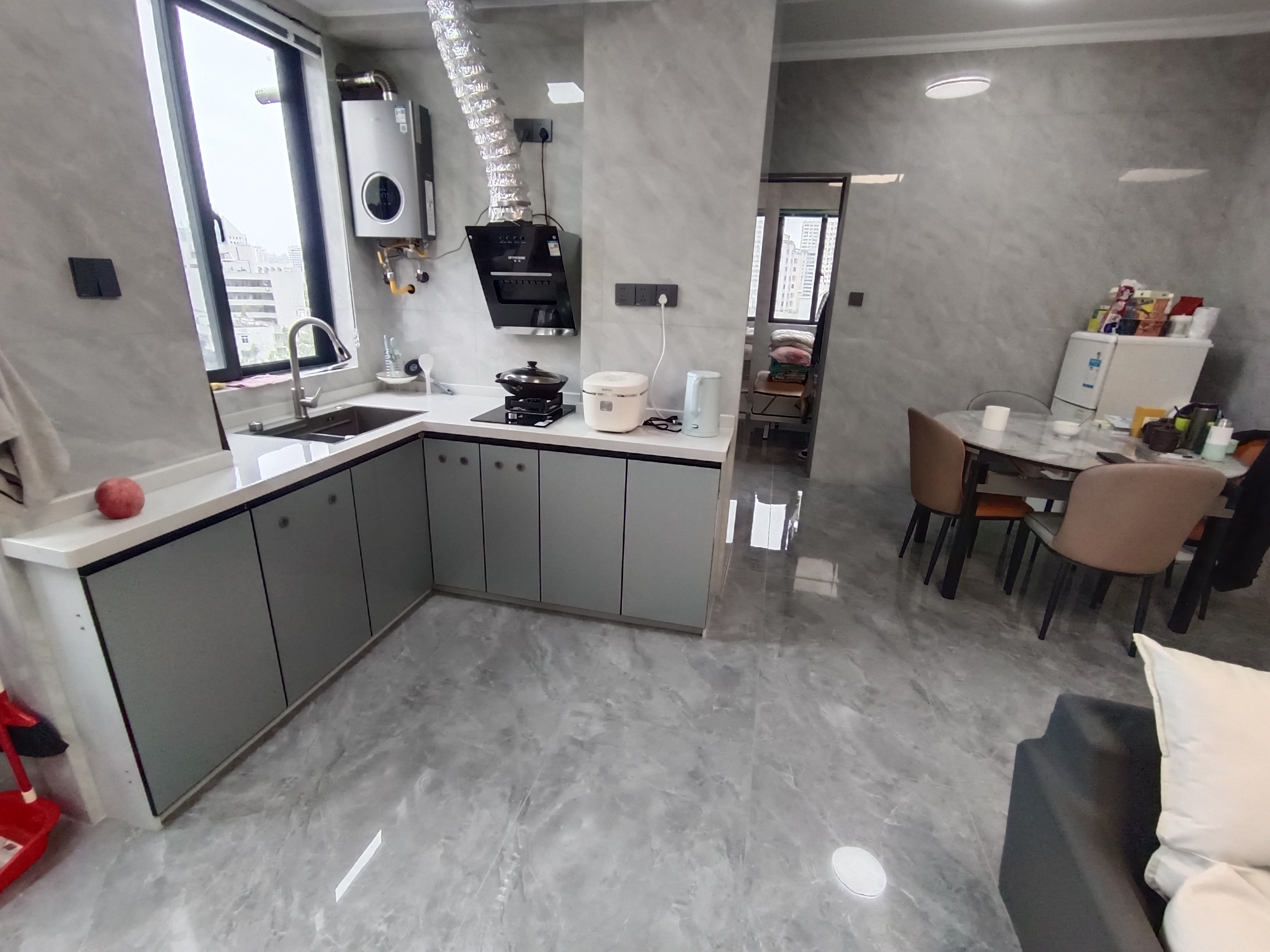 龙珠新城 1室1厅1卫 75.0万 龙珠新城 1室1厅1卫 75.0万客厅