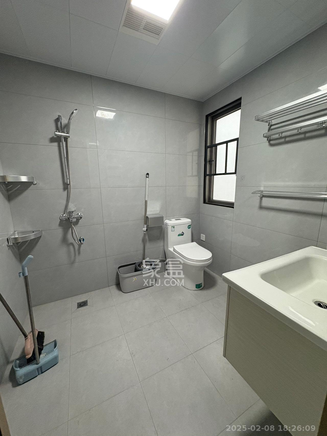 桥头家园二期(桥头家苑二期) 3室2厅2卫 2000.0元/月 桥头家园二期(桥头家苑二期) 3室2厅2卫 2000.0元/月室内图