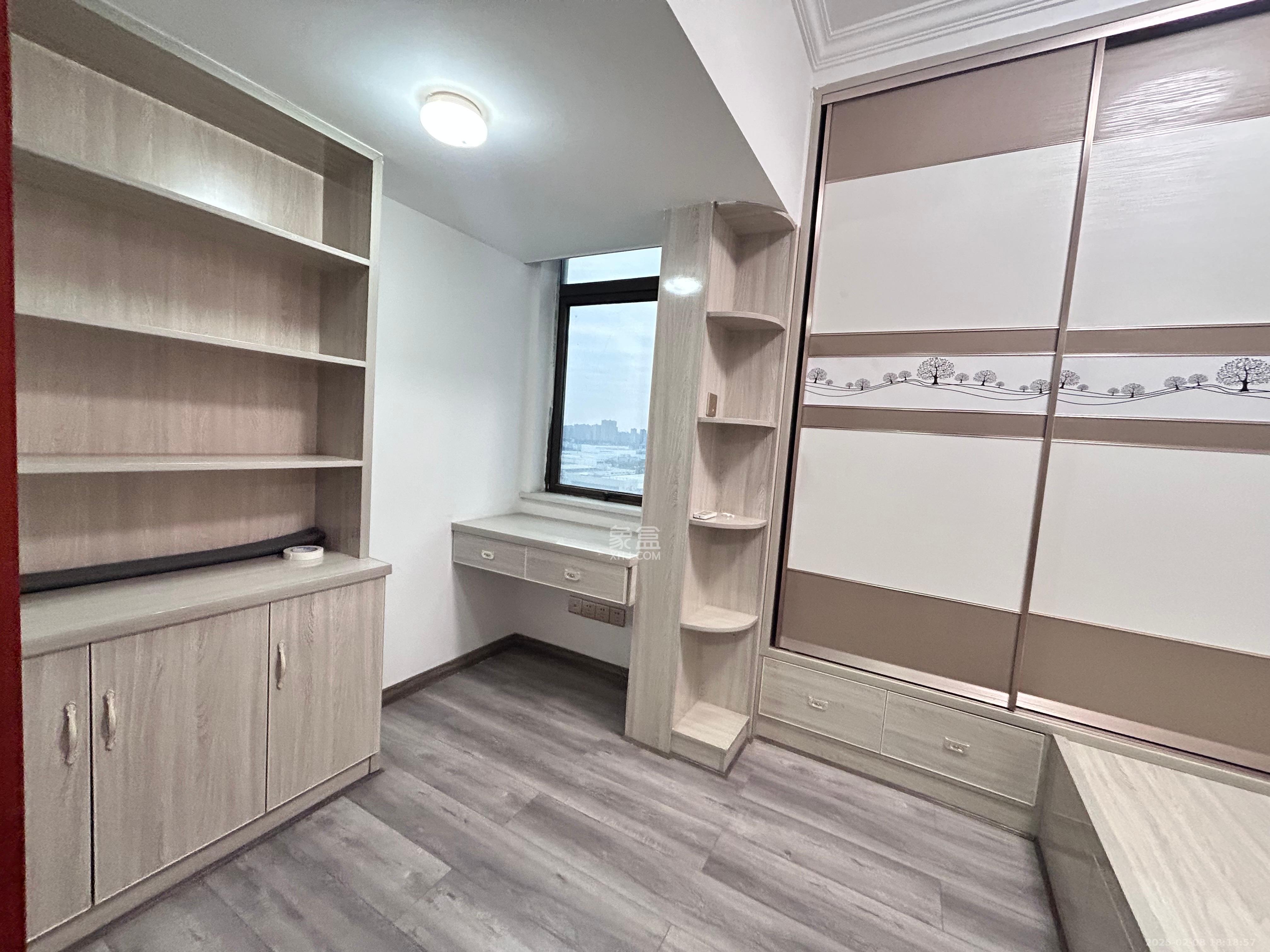 和泉嘉园 3室2厅1卫 2000.0元/月 和泉嘉园 3室2厅1卫 2000.0元/月室内图