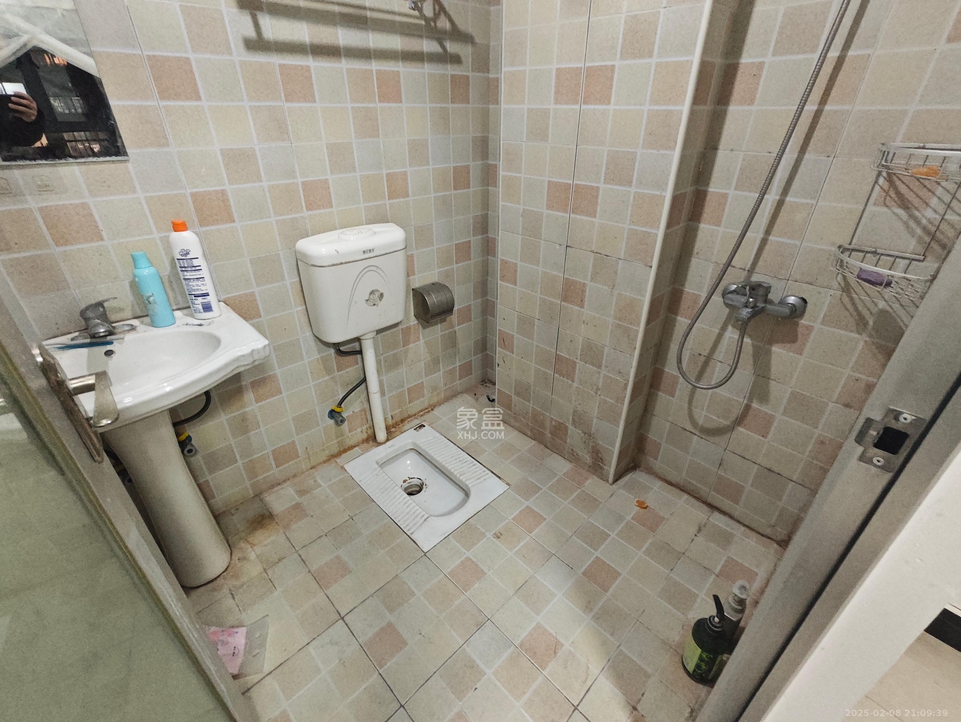 中建麓山和苑  3室2厅1卫   2200.00元/月室内图