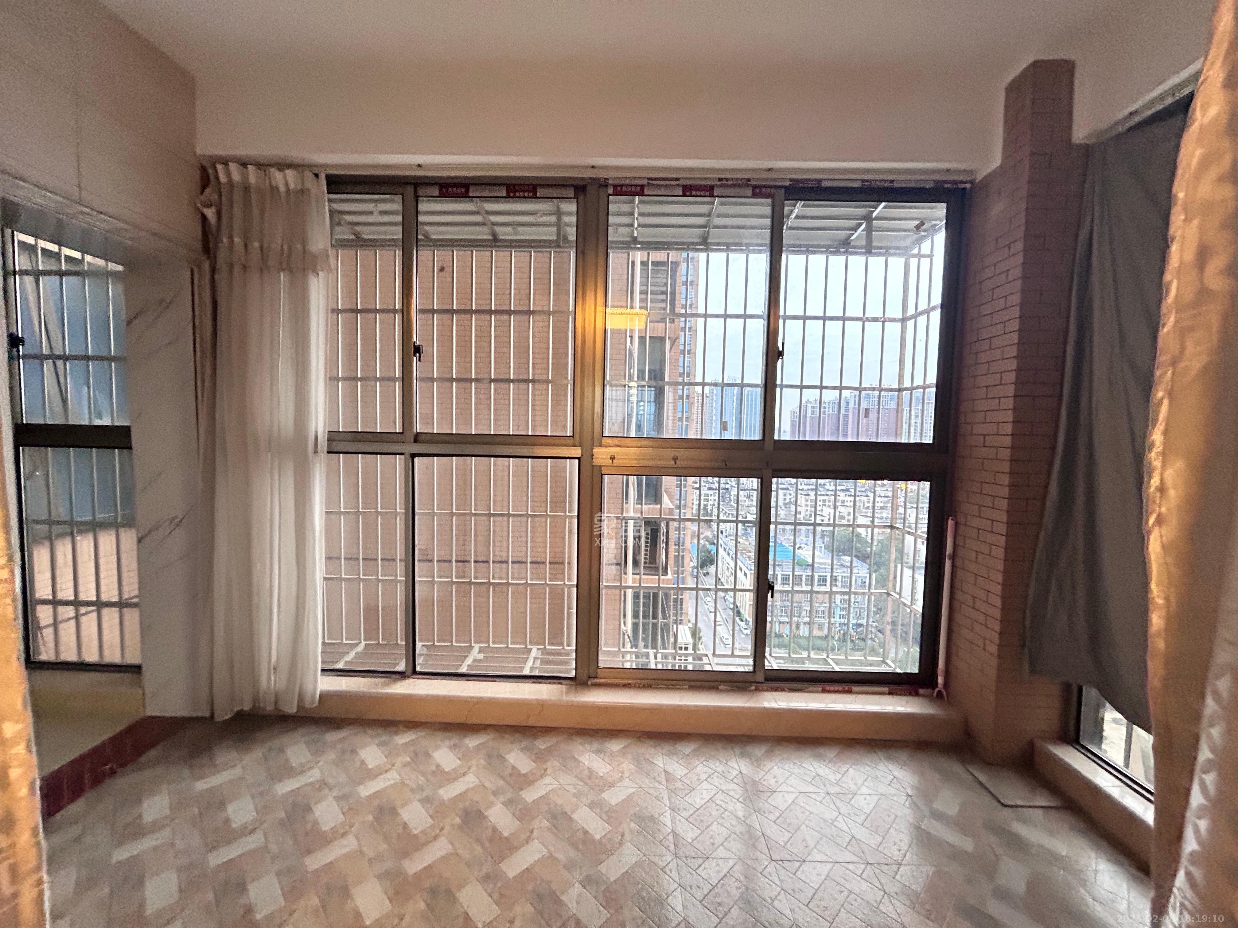 和泉嘉园 3室2厅1卫 2000.0元/月 和泉嘉园 3室2厅1卫 2000.0元/月室内图