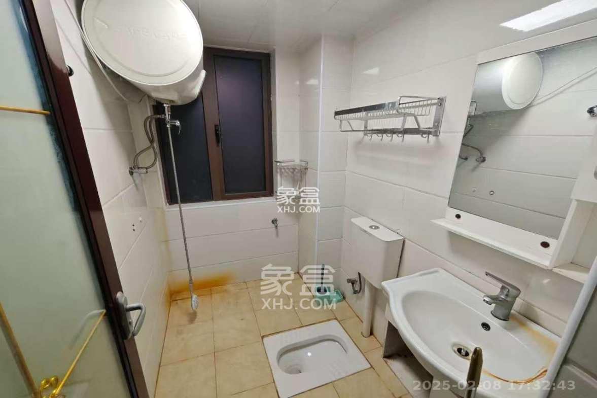 新长海广场  1室1厅1卫    1200.0元/月 新长海广场  1室1厅1卫    1200.0元/月室内图