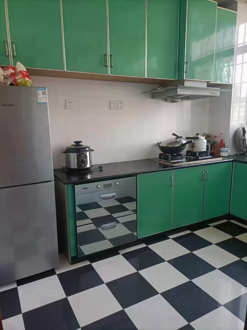 石化苑小区  3室2厅2卫    83.8万客厅