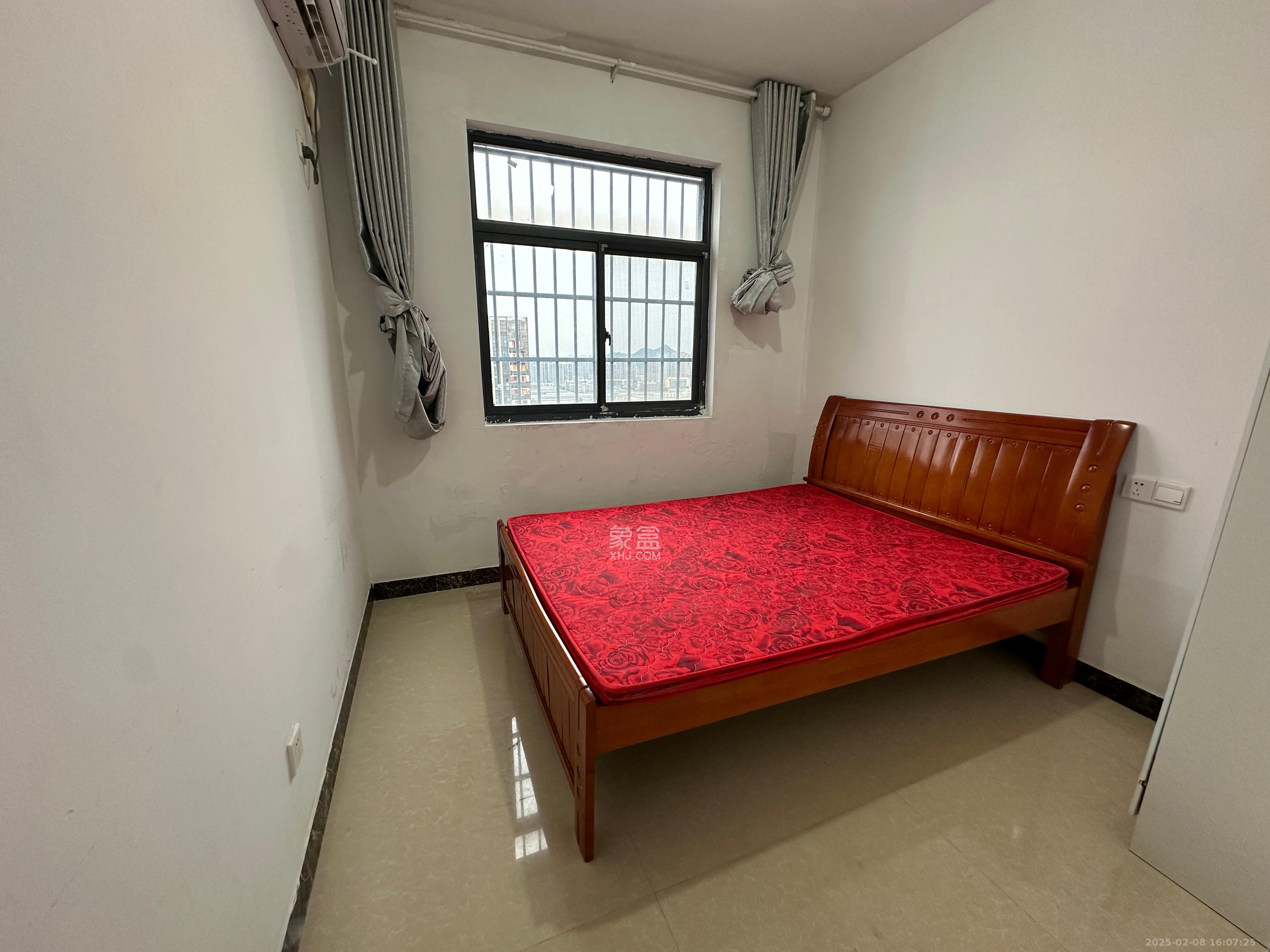 华侨假日中心(晟华苑) 4室2厅2卫 2900.0元/月 华侨假日中心(晟华苑) 4室2厅2卫 2900.0元/月室内图