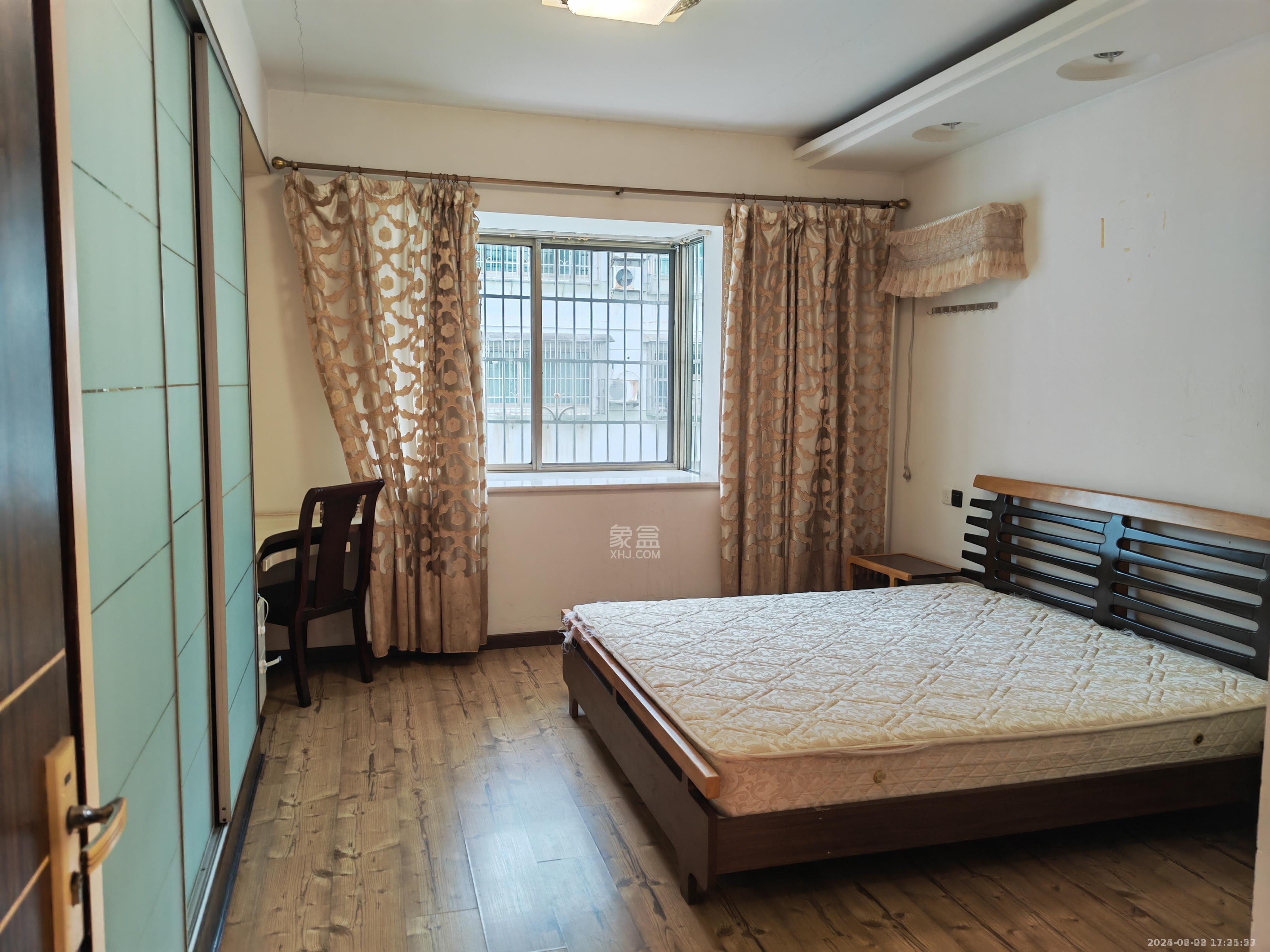 香草园  3室2厅2卫    1200.0元/月 香草园  3室2厅2卫    1200.0元/月室内图